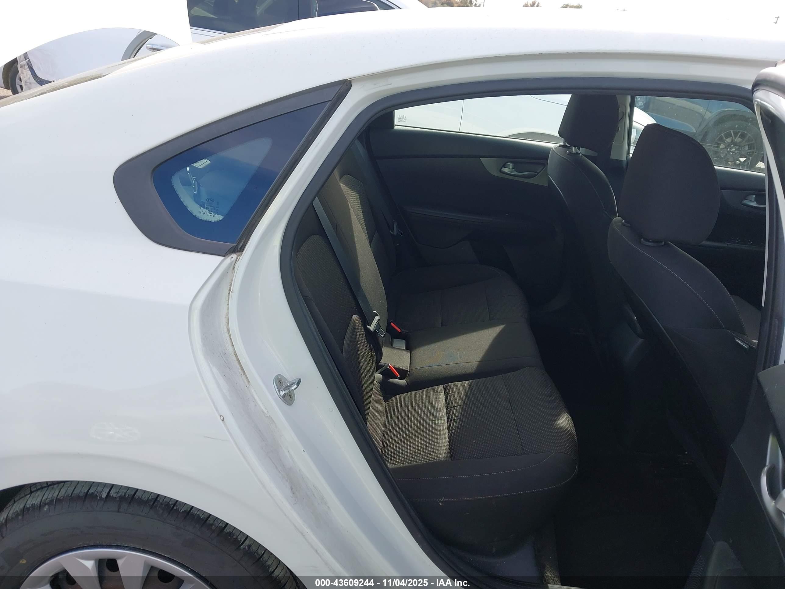 KIA FORTE image 8