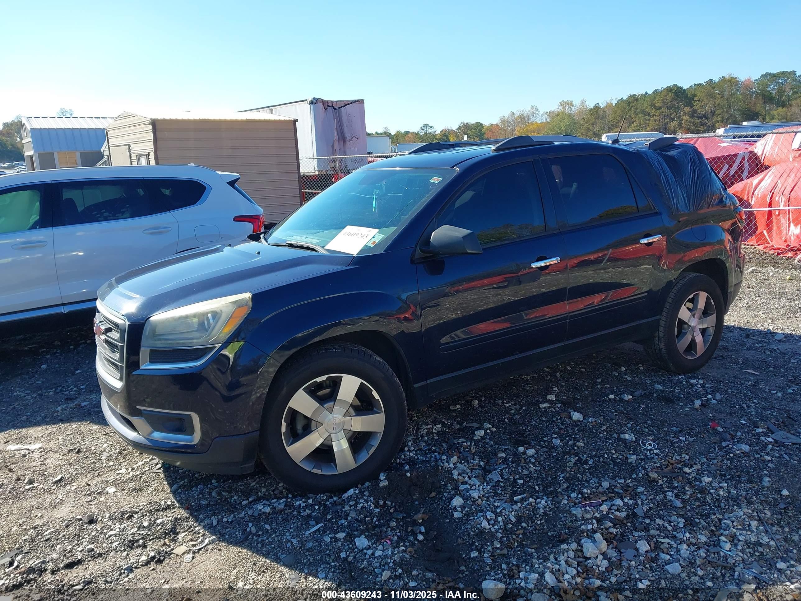 GMC ACADIA image 2