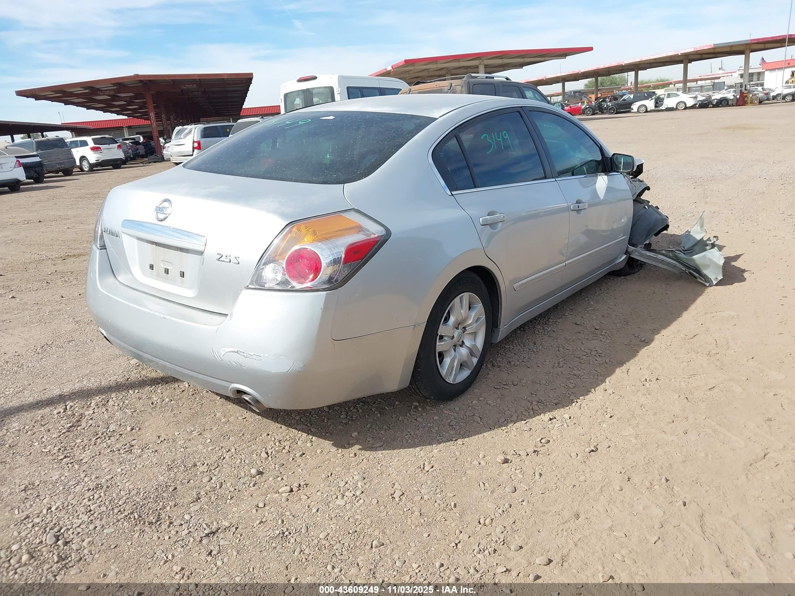 NISSAN ALTIMA image 4