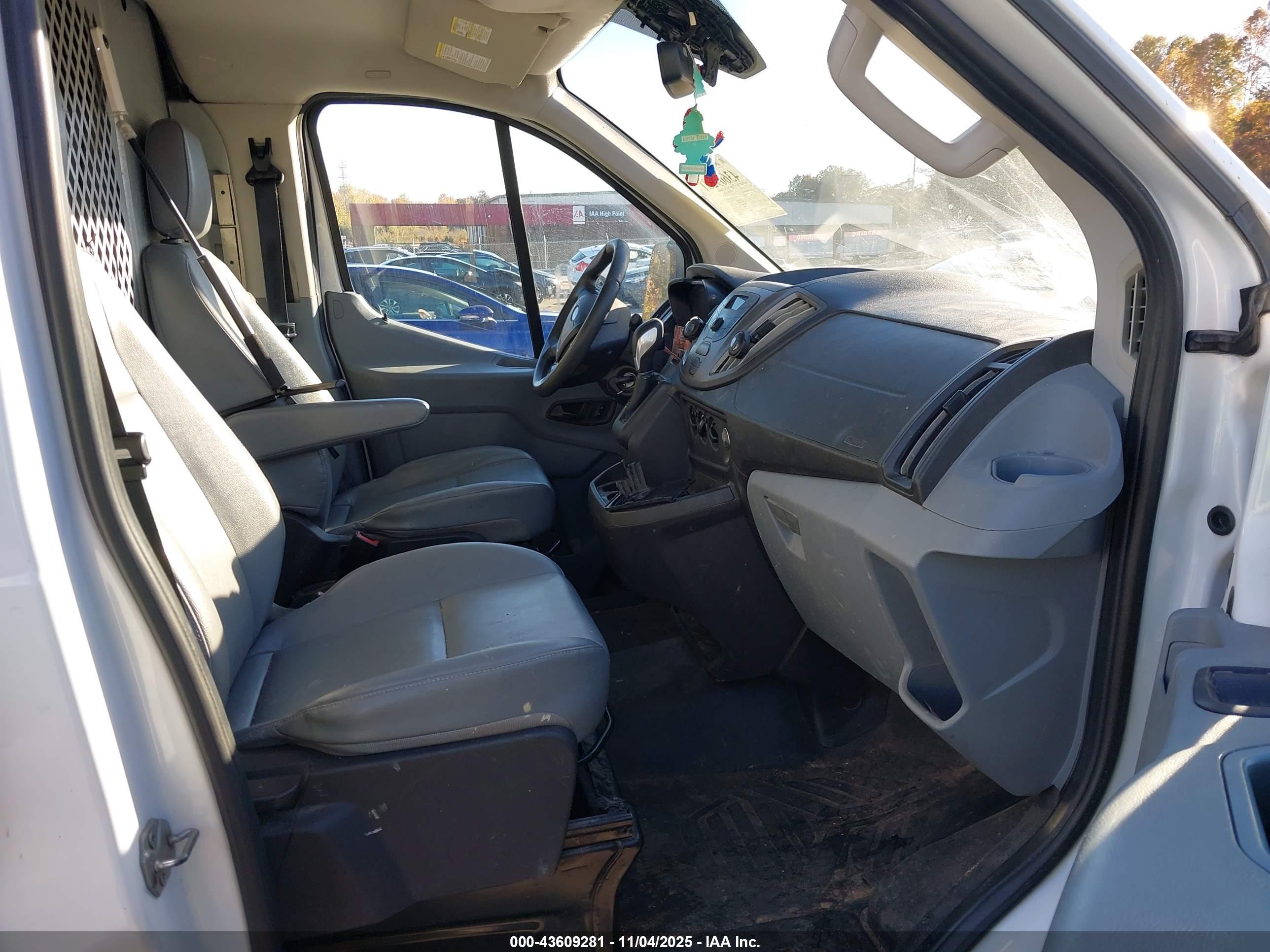FORD TRANSIT-150 image 5