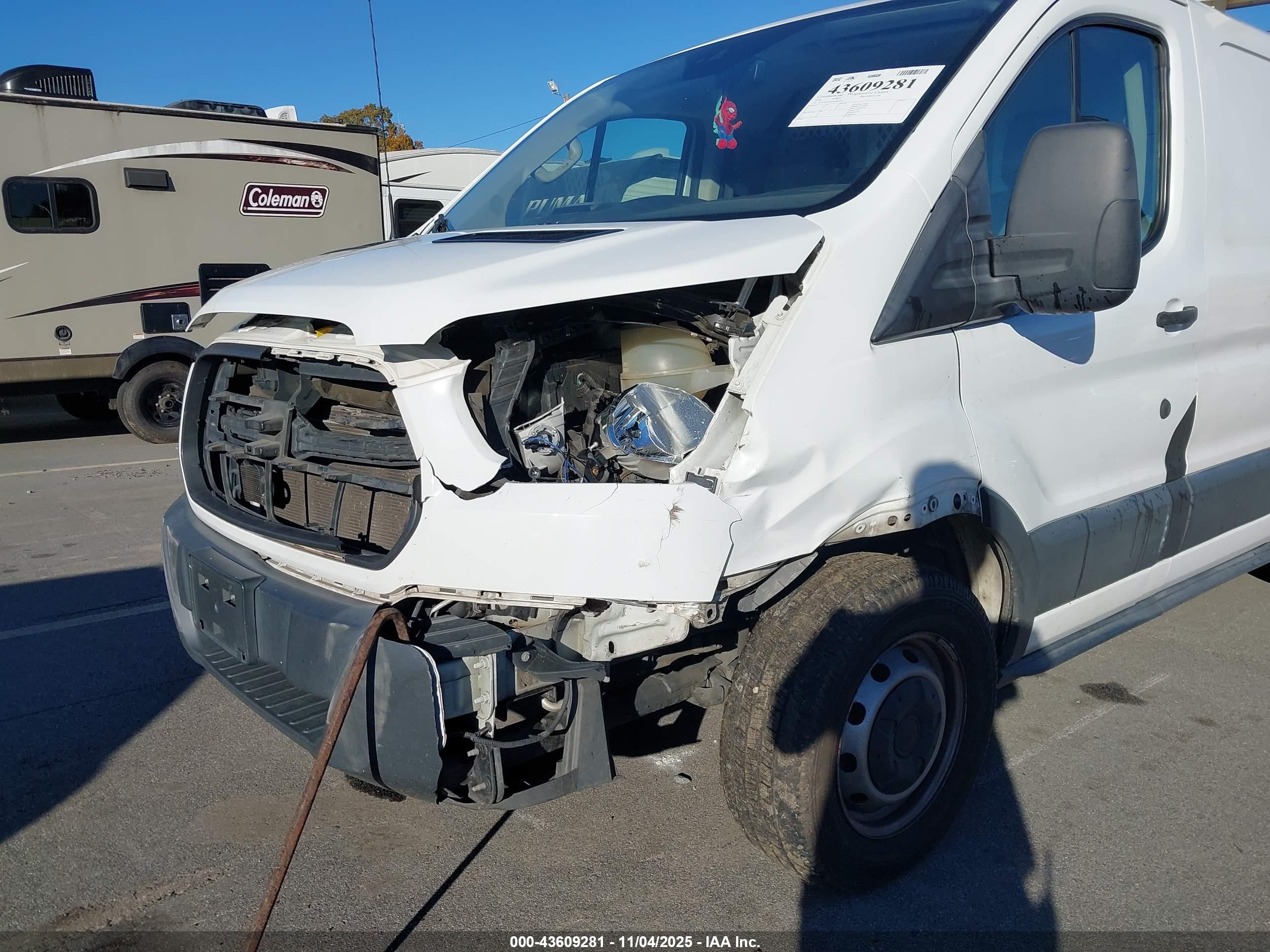 FORD TRANSIT-150 image 6