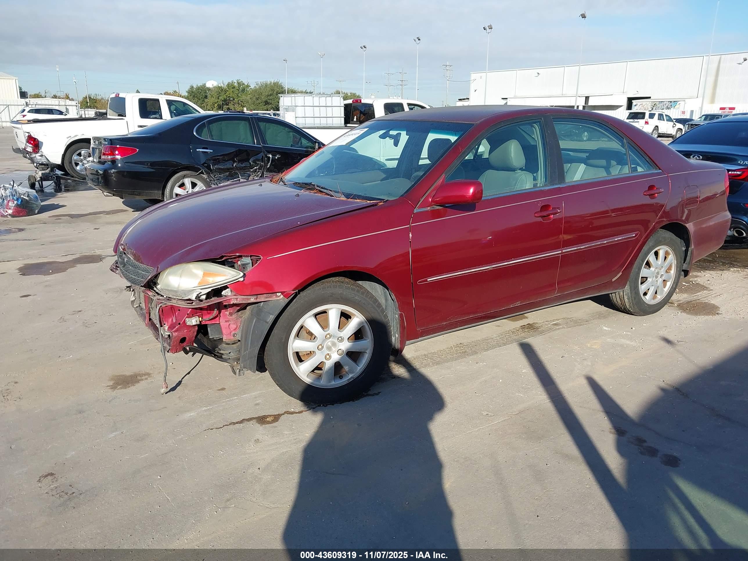 TOYOTA CAMRY image 2