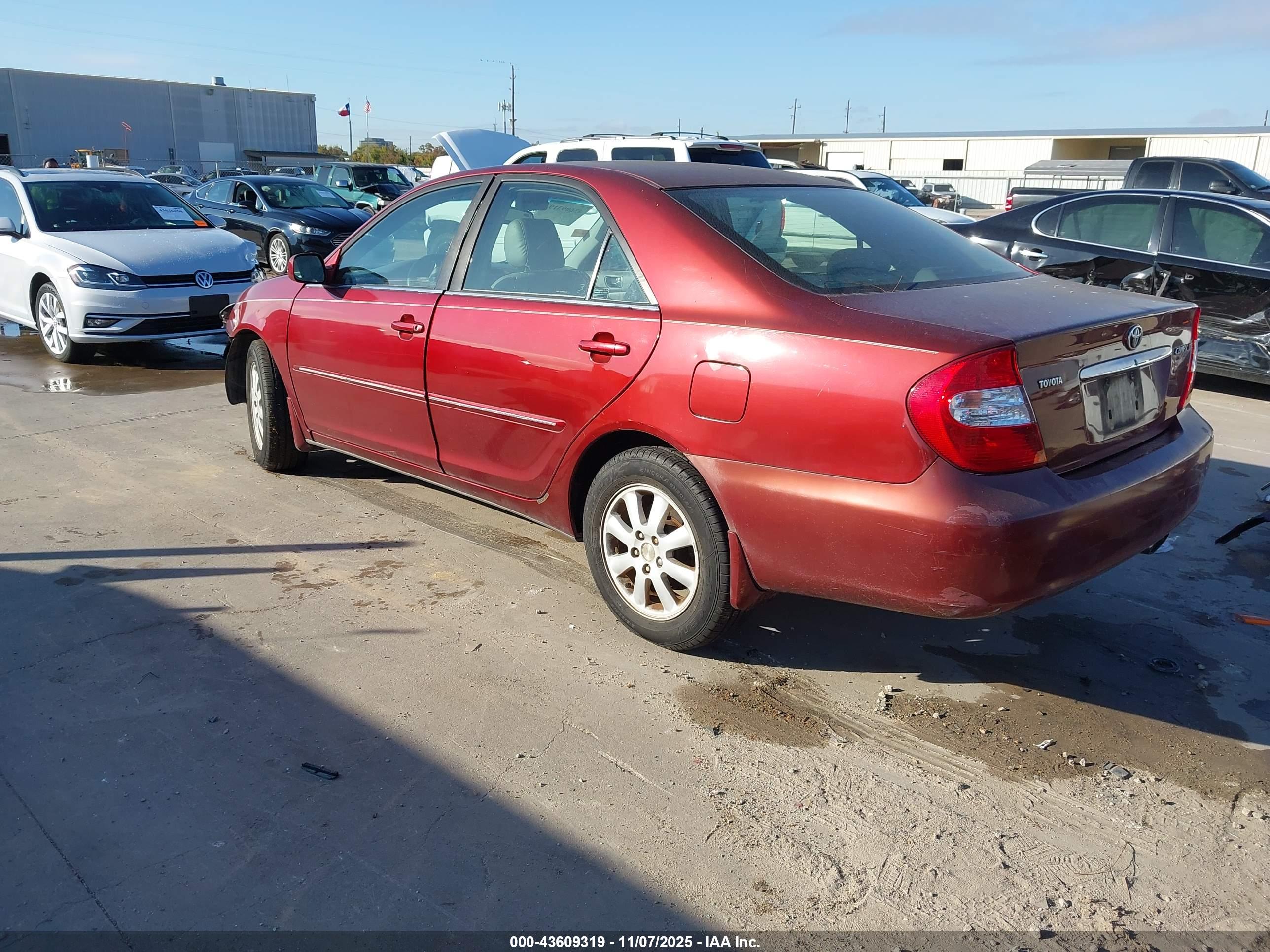 TOYOTA CAMRY image 3