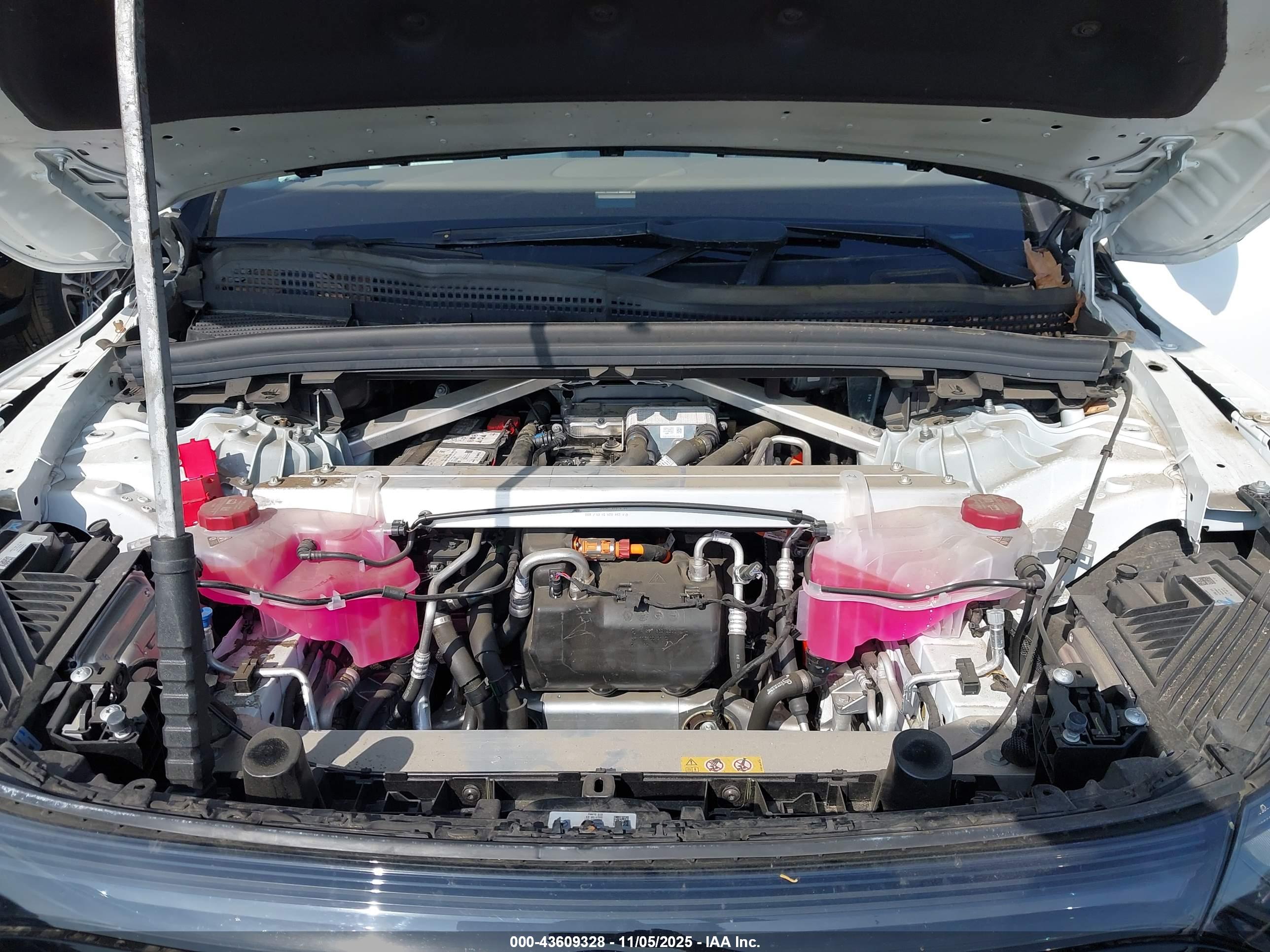 MERCEDES-BENZ EQE image 10