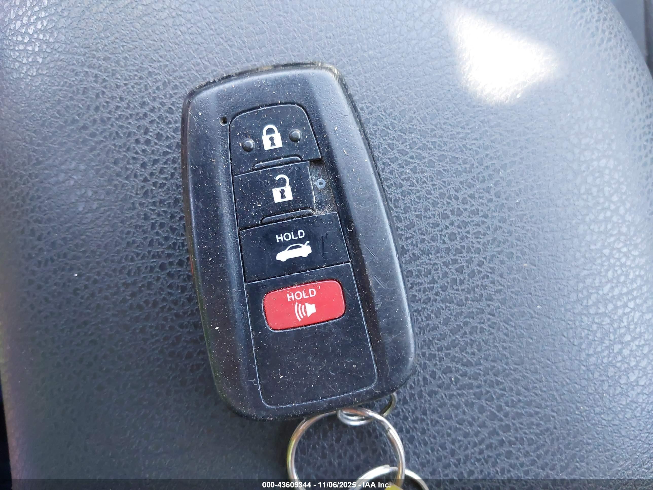 TOYOTA CAMRY image 11