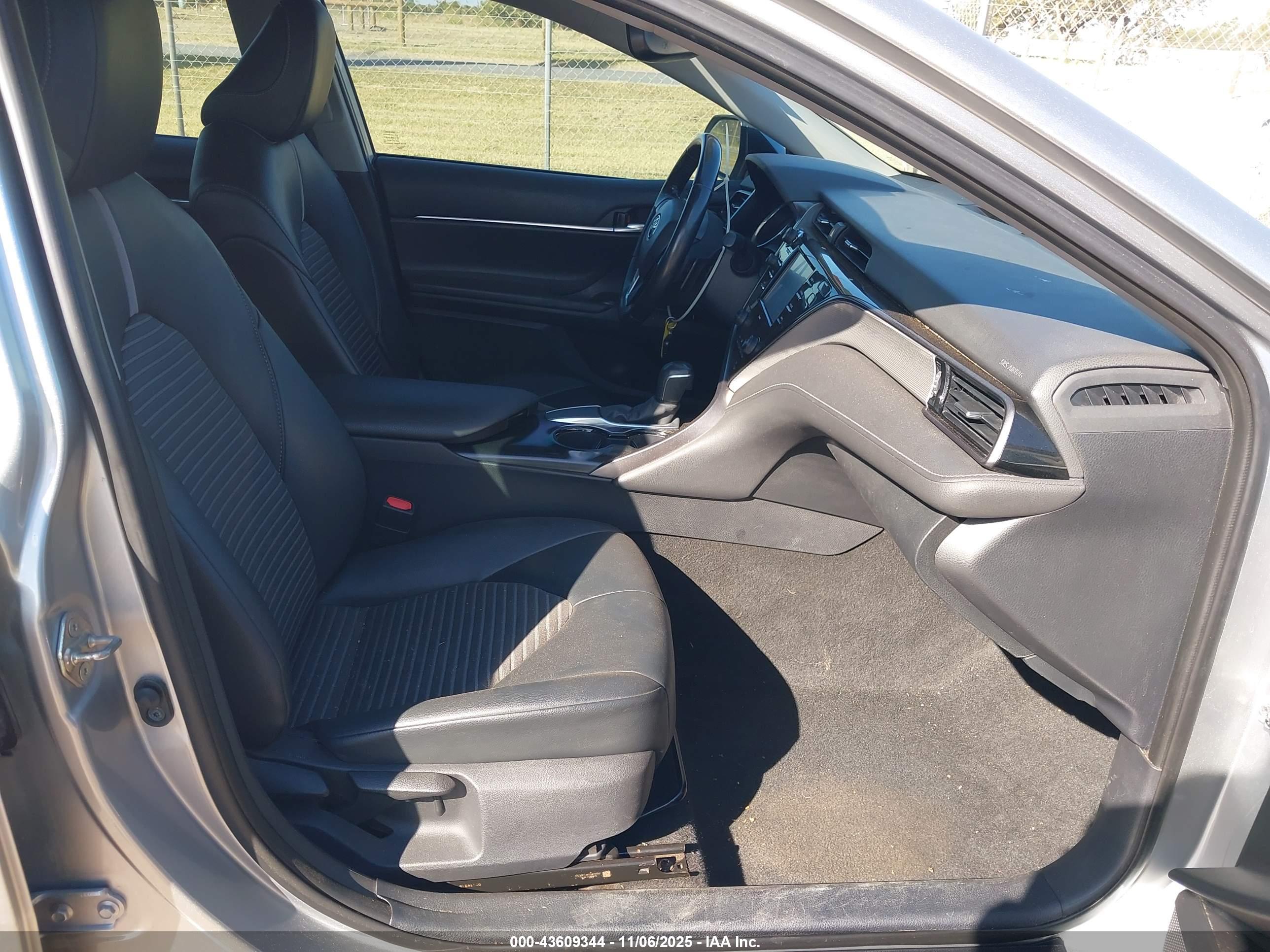 TOYOTA CAMRY image 5