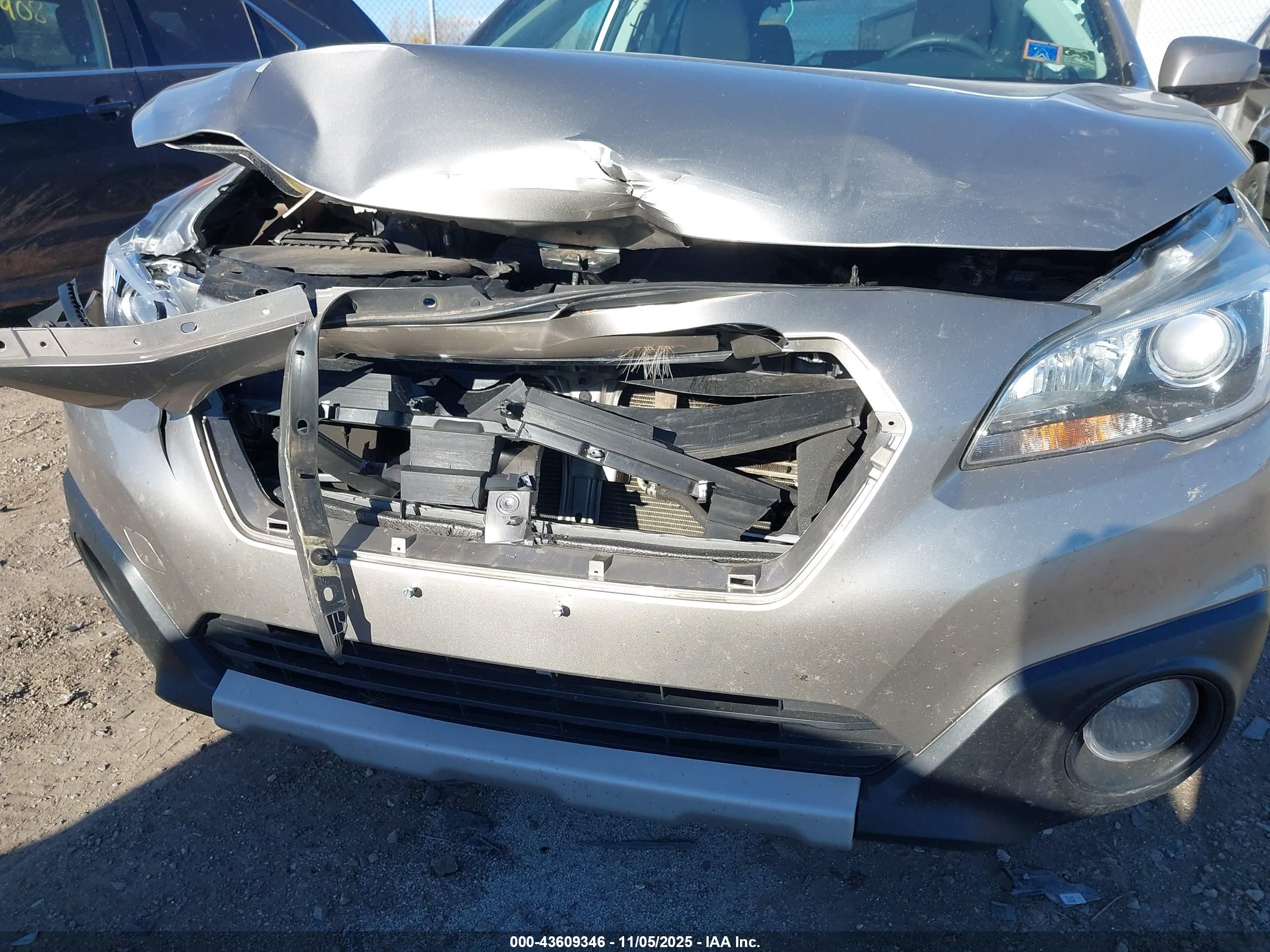 SUBARU OUTBACK image 6