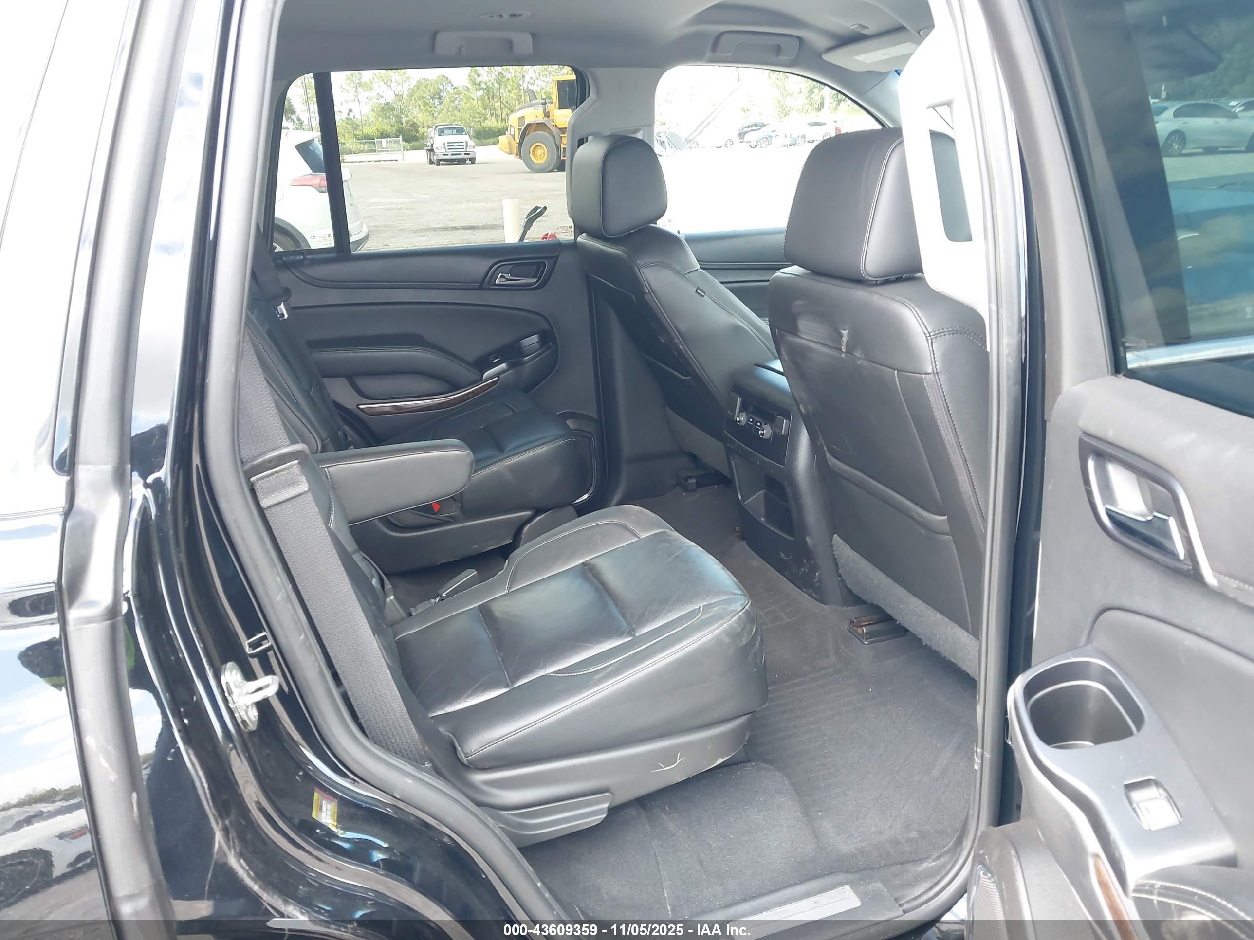 CHEVROLET TAHOE image 8