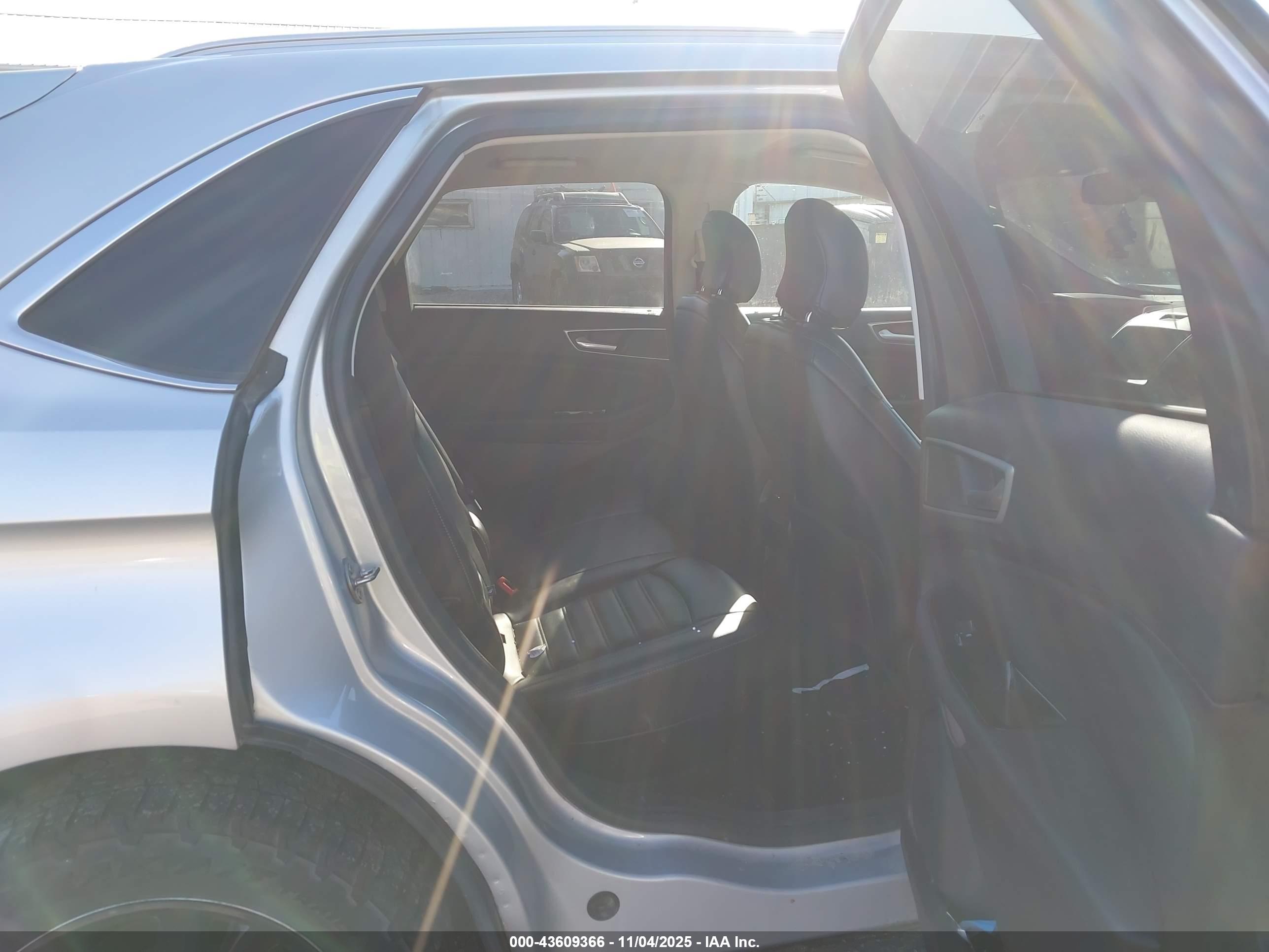 FORD EDGE image 8
