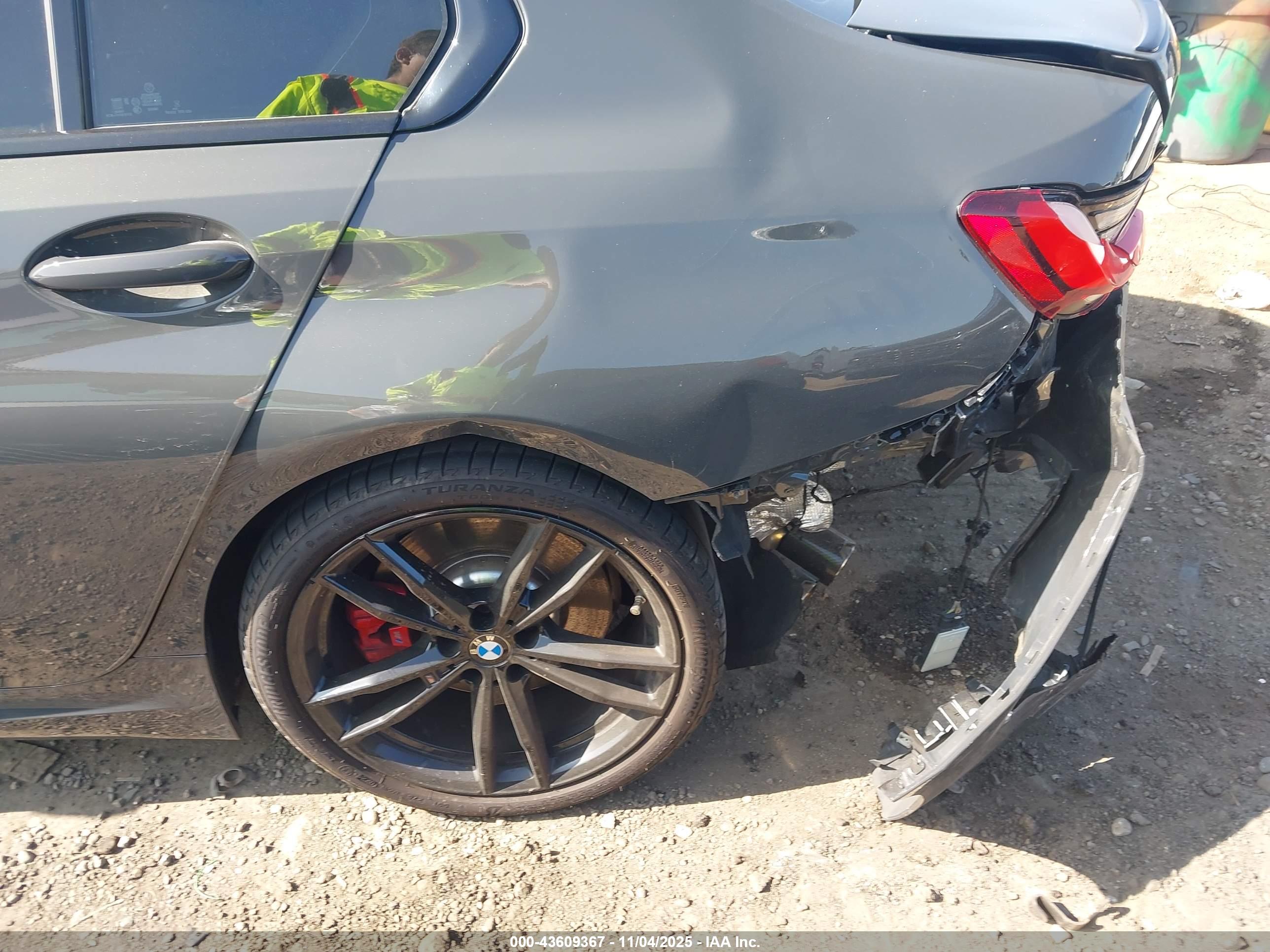 BMW M340I image 6