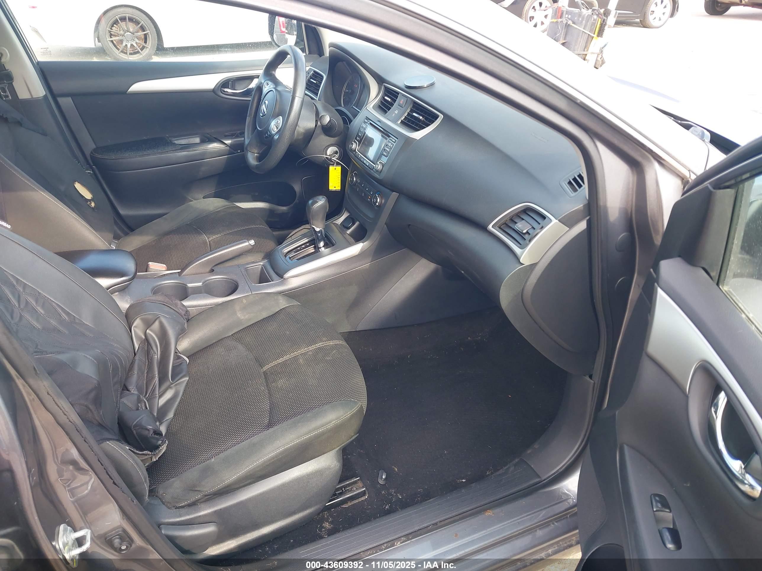 NISSAN SENTRA image 5
