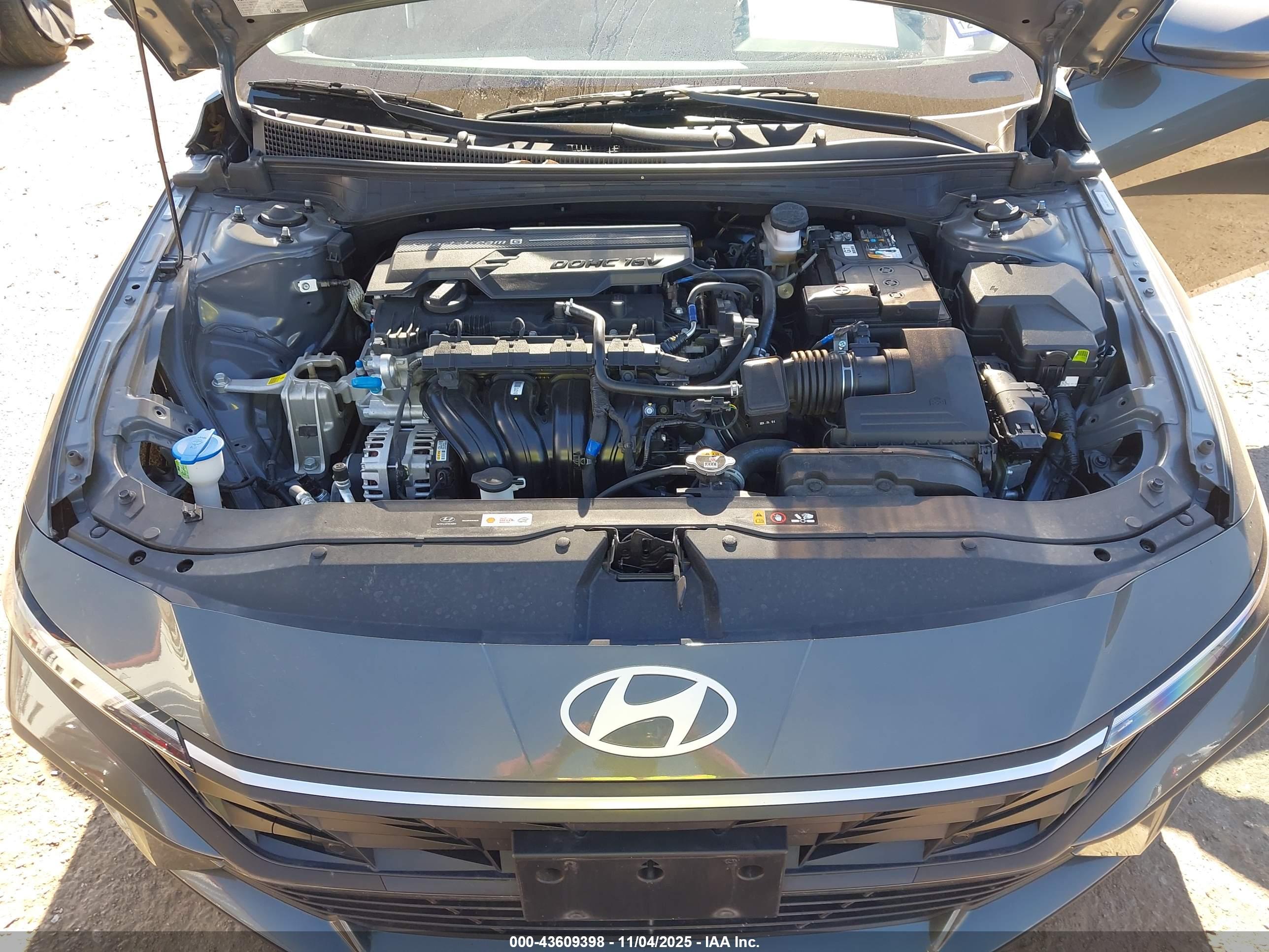 HYUNDAI ELANTRA image 10