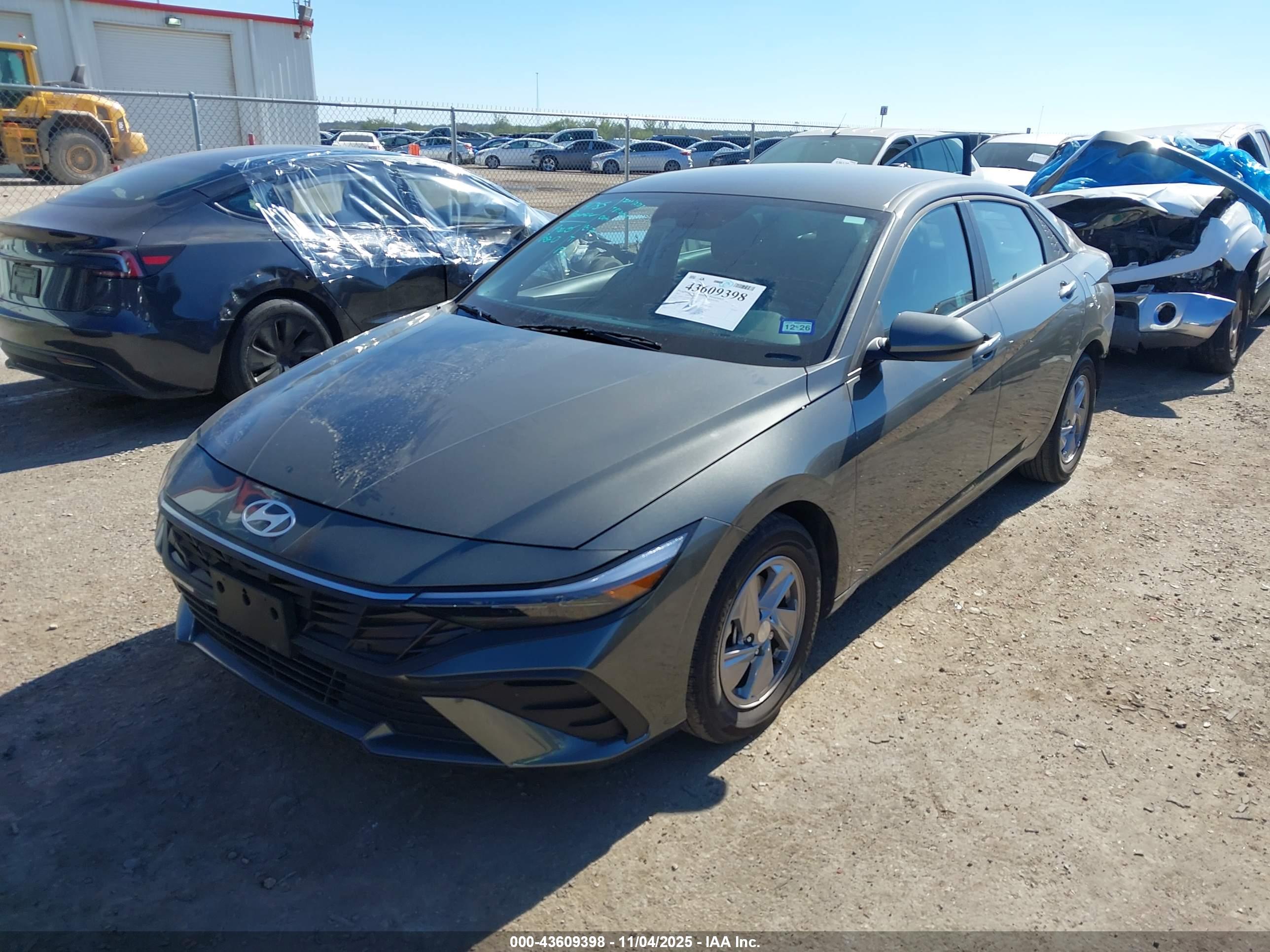 HYUNDAI ELANTRA image 2