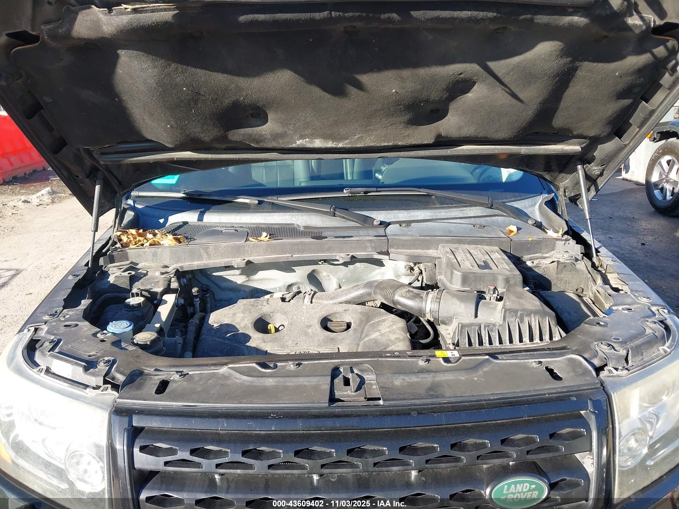 LAND ROVER image 10