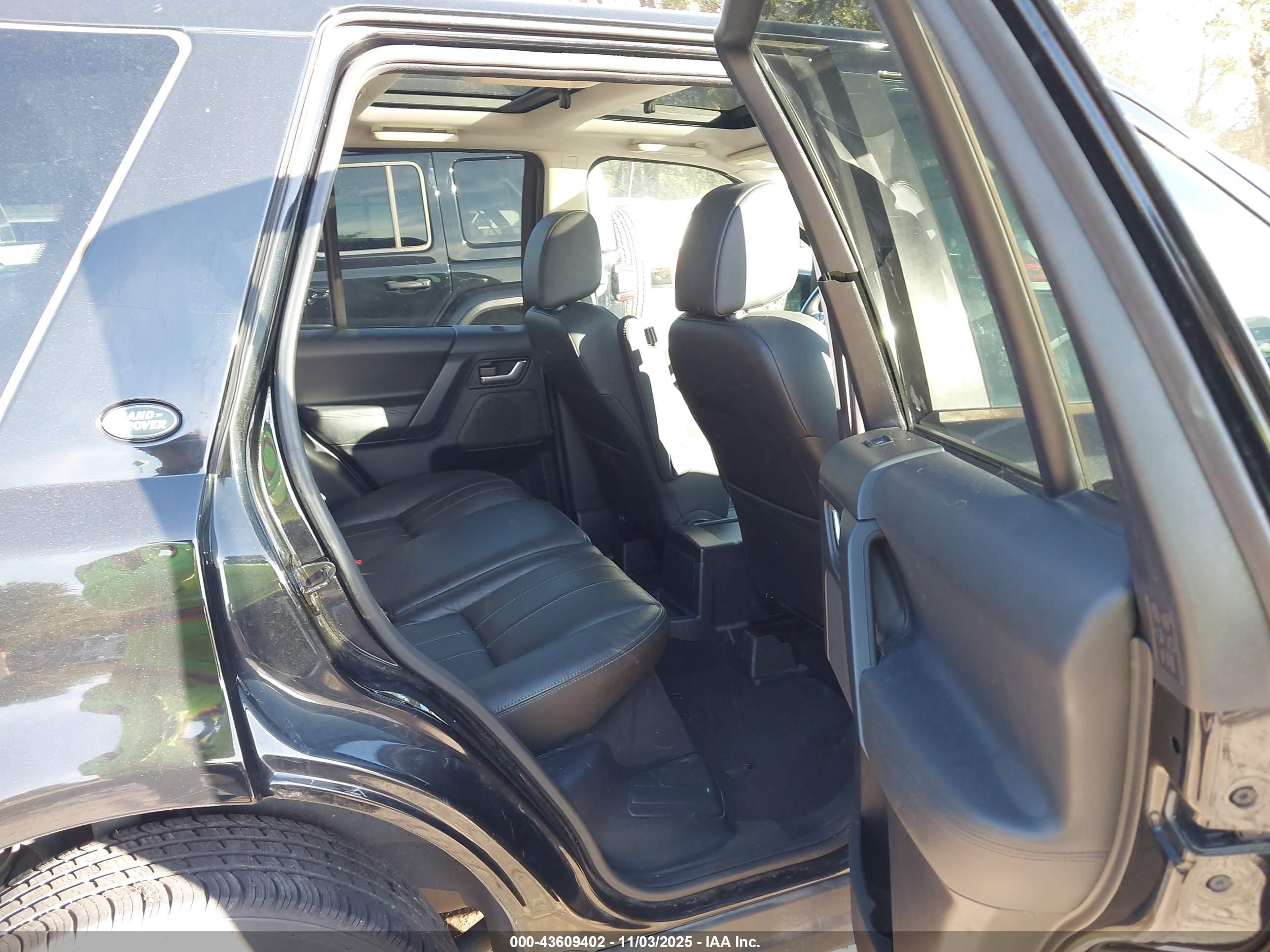 LAND ROVER image 8