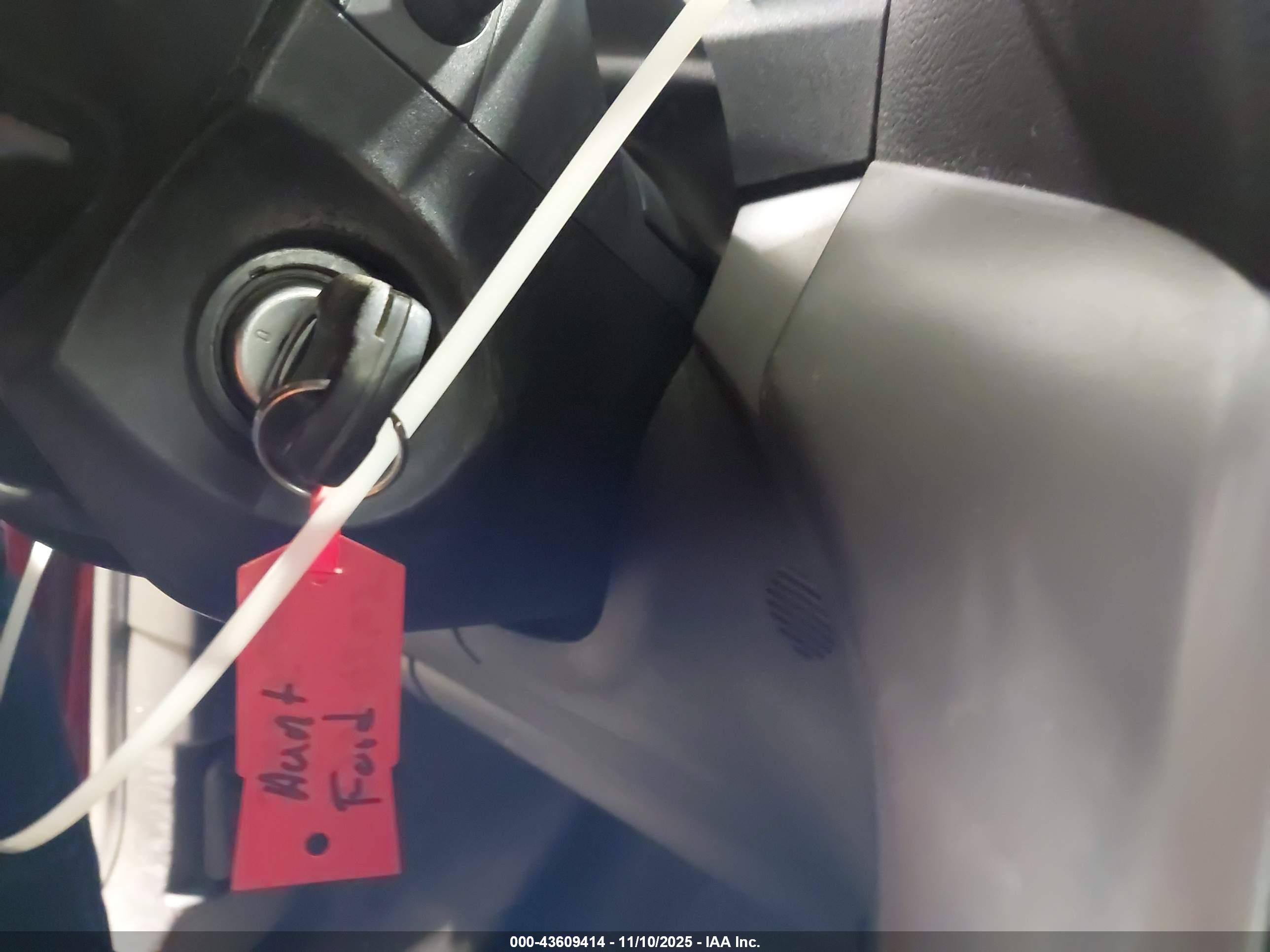 FORD ESCAPE image 11
