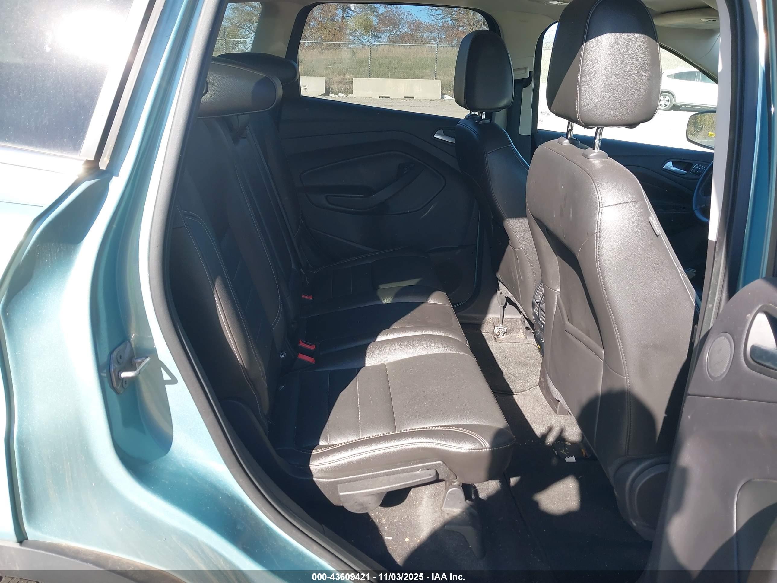 FORD ESCAPE image 8