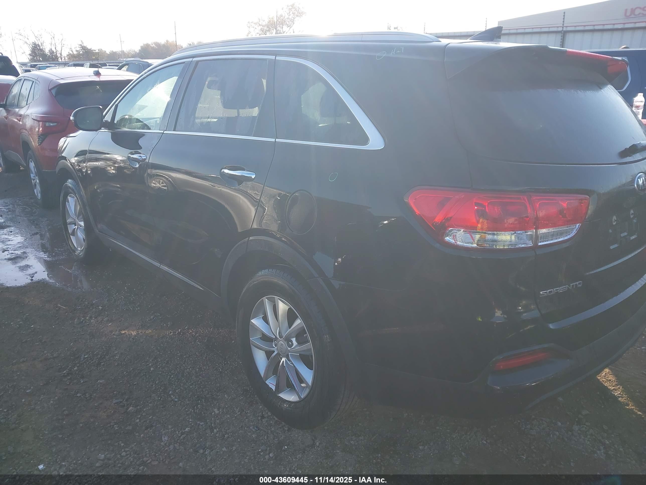 KIA SORENTO image 3