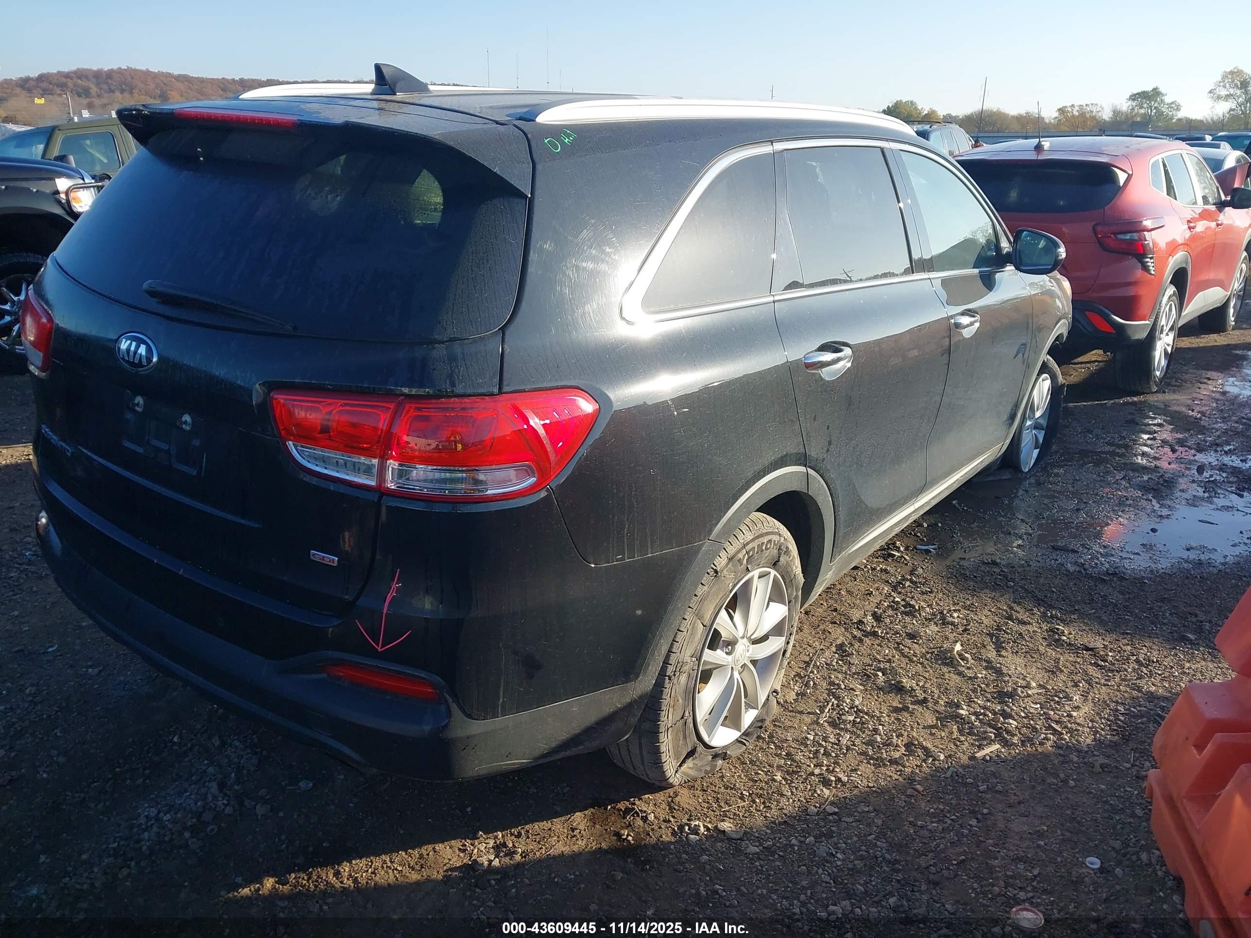 KIA SORENTO image 4