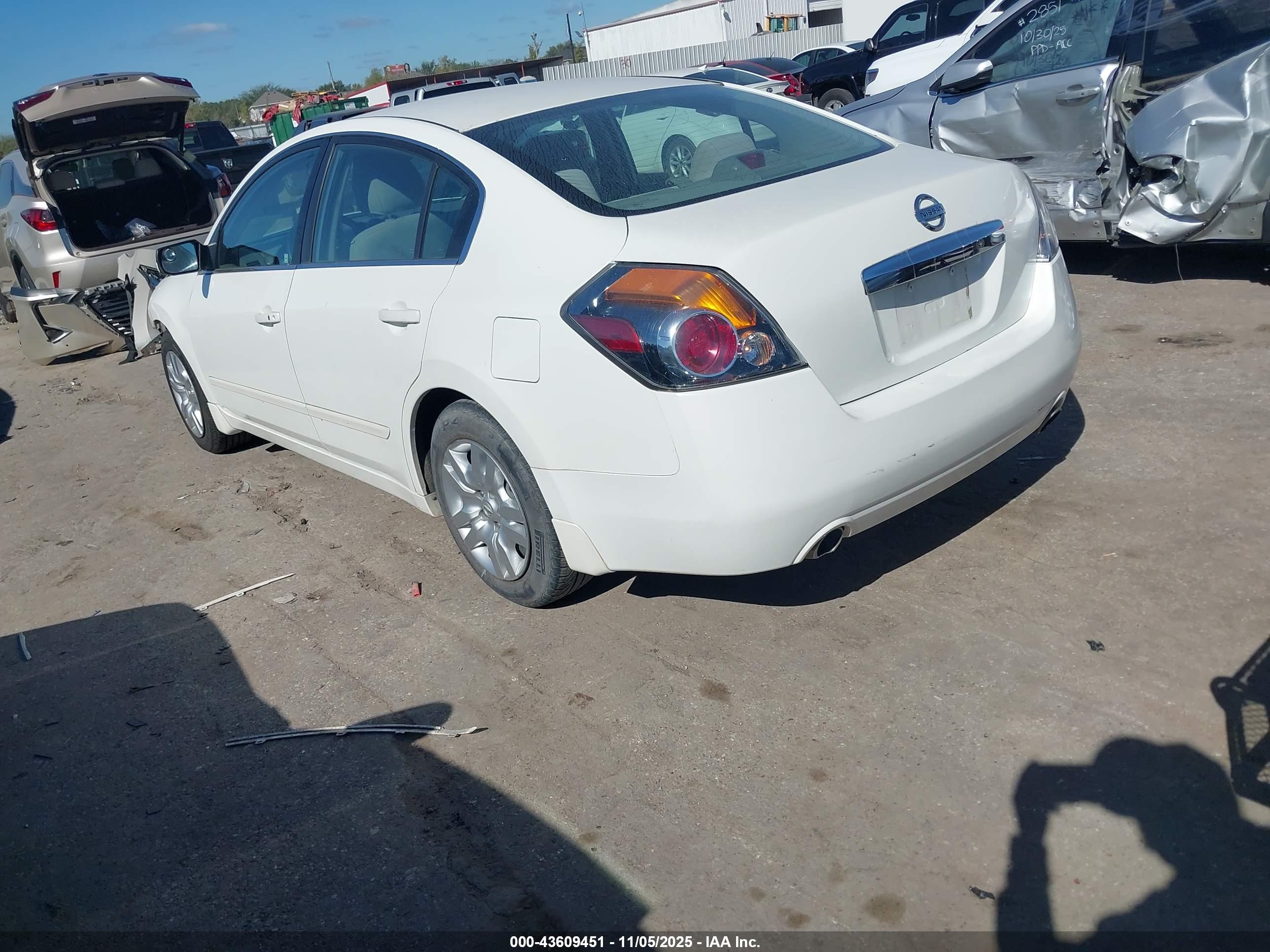 NISSAN ALTIMA image 3