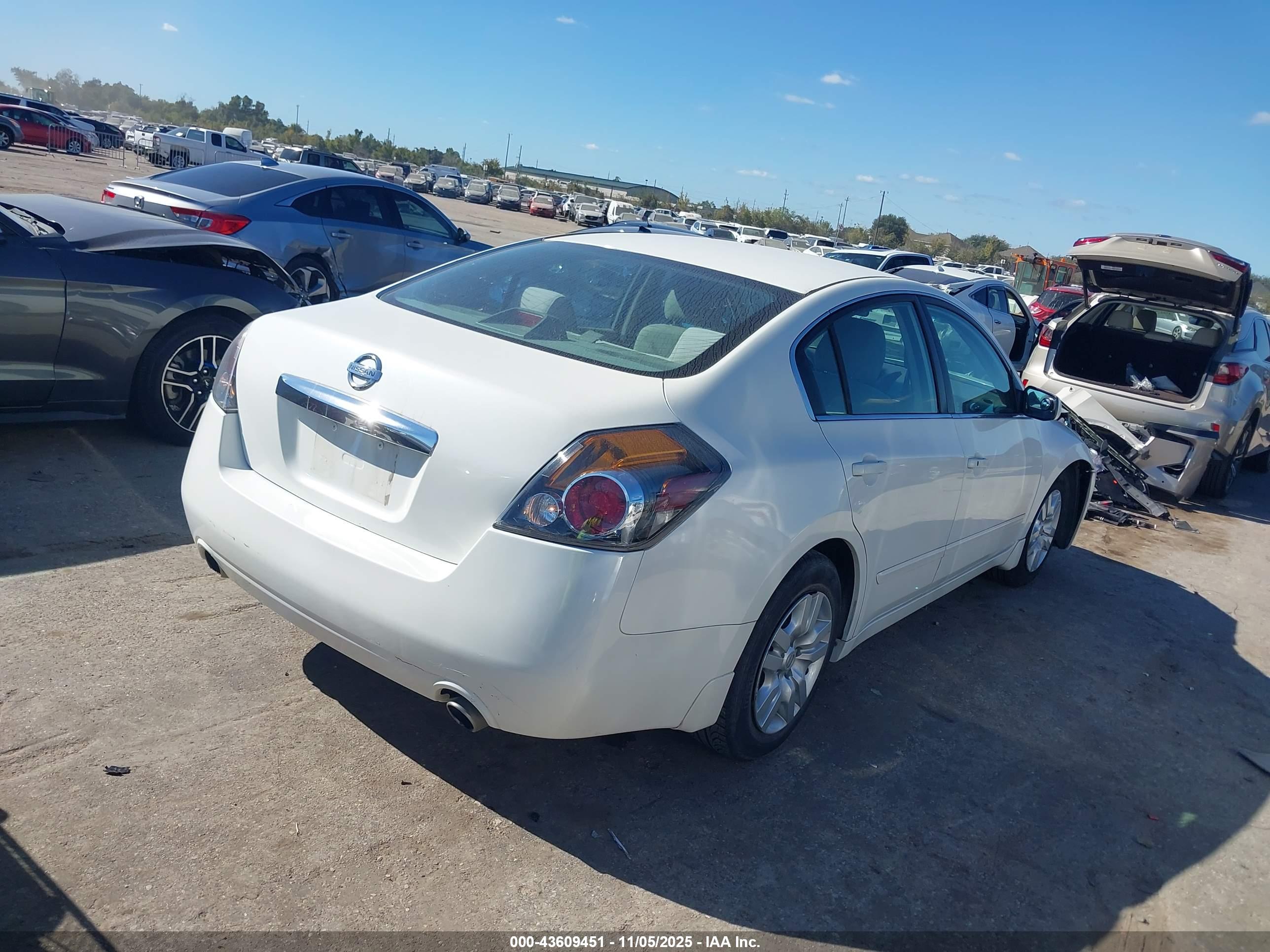 NISSAN ALTIMA image 4