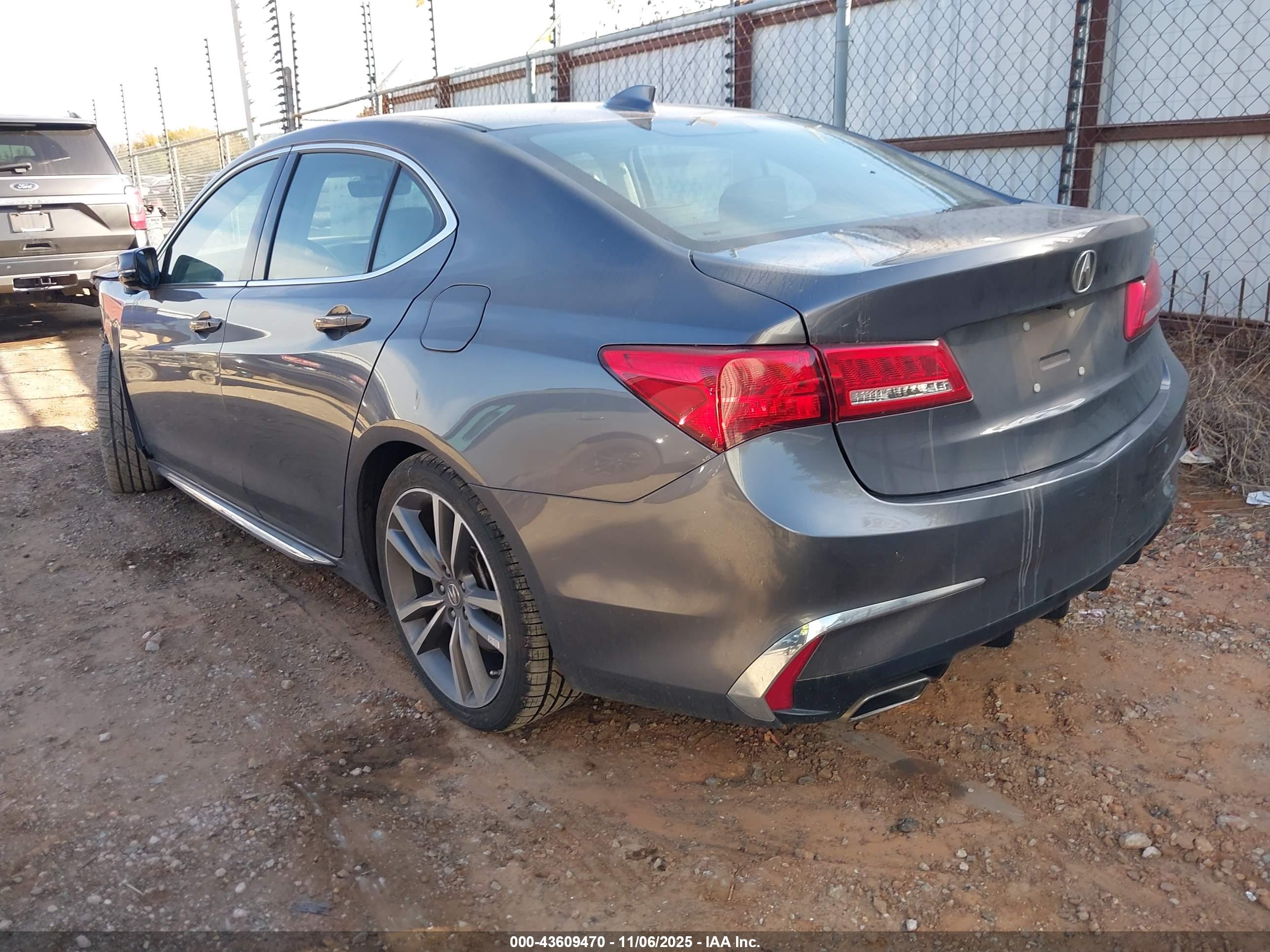 ACURA TLX image 3