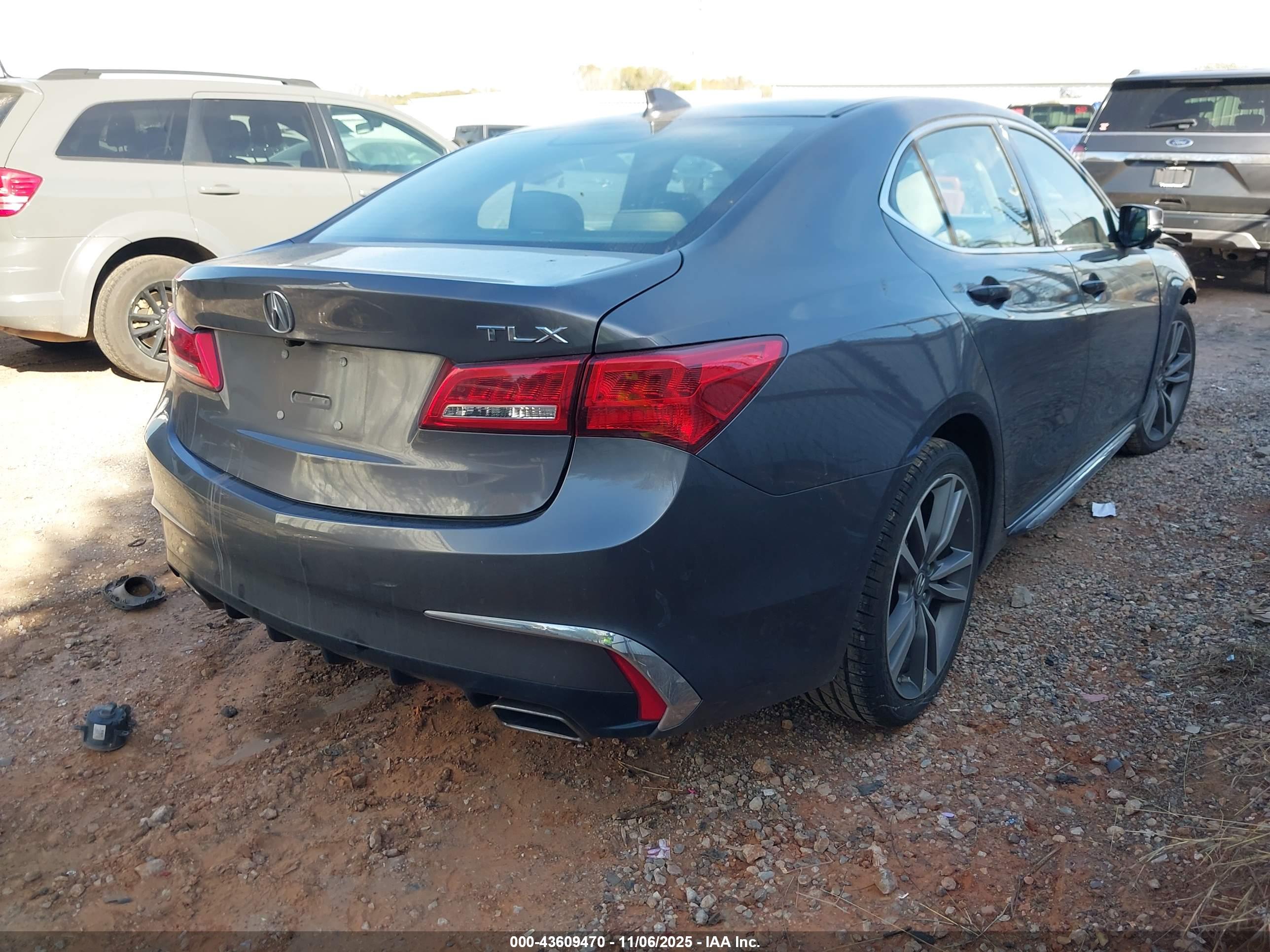 ACURA TLX image 4