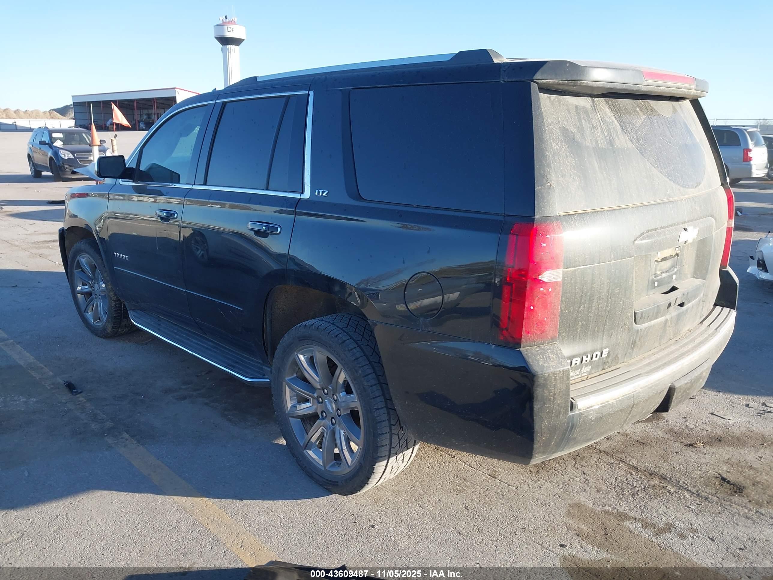 CHEVROLET TAHOE image 3