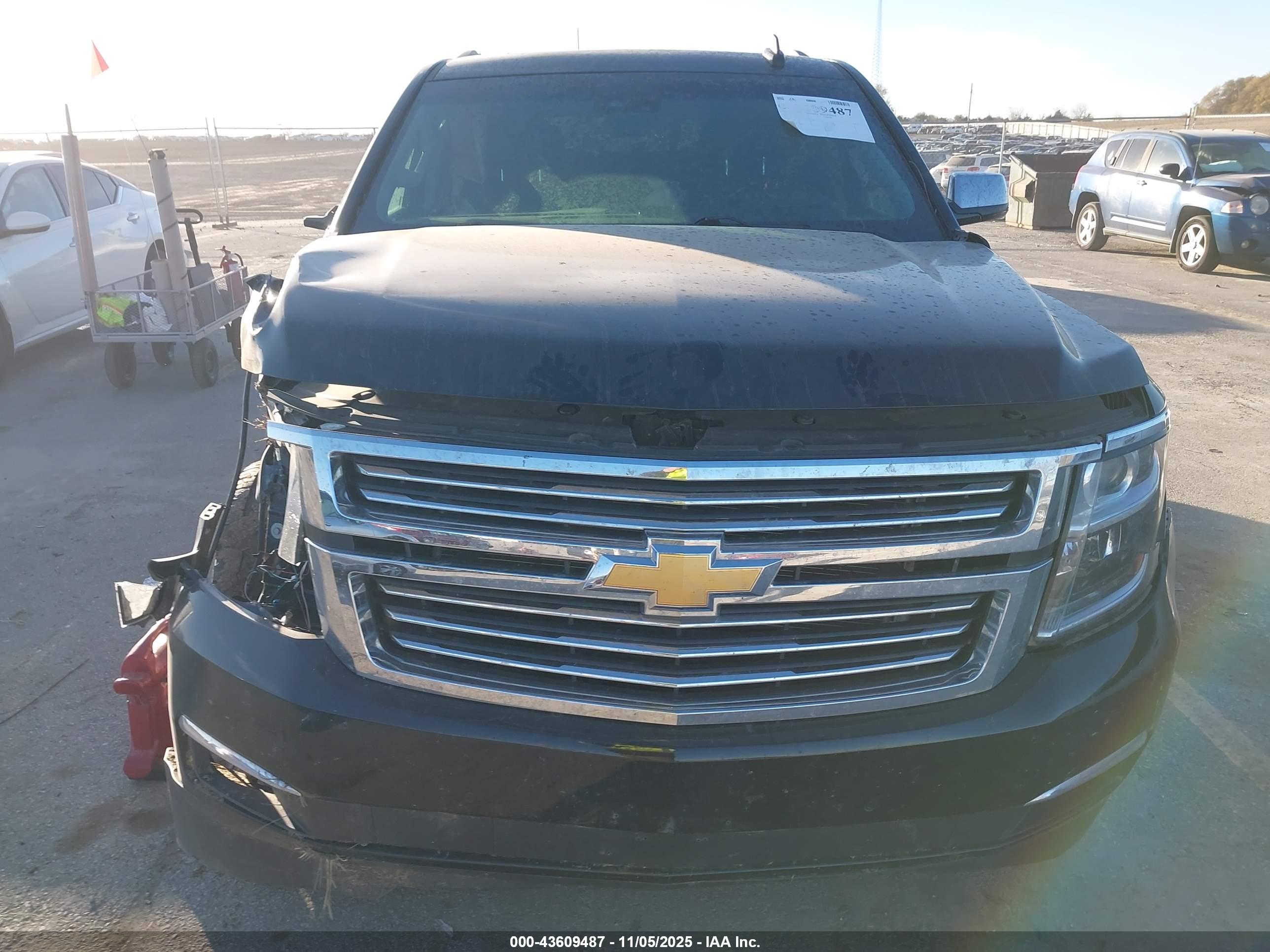 CHEVROLET TAHOE image 6