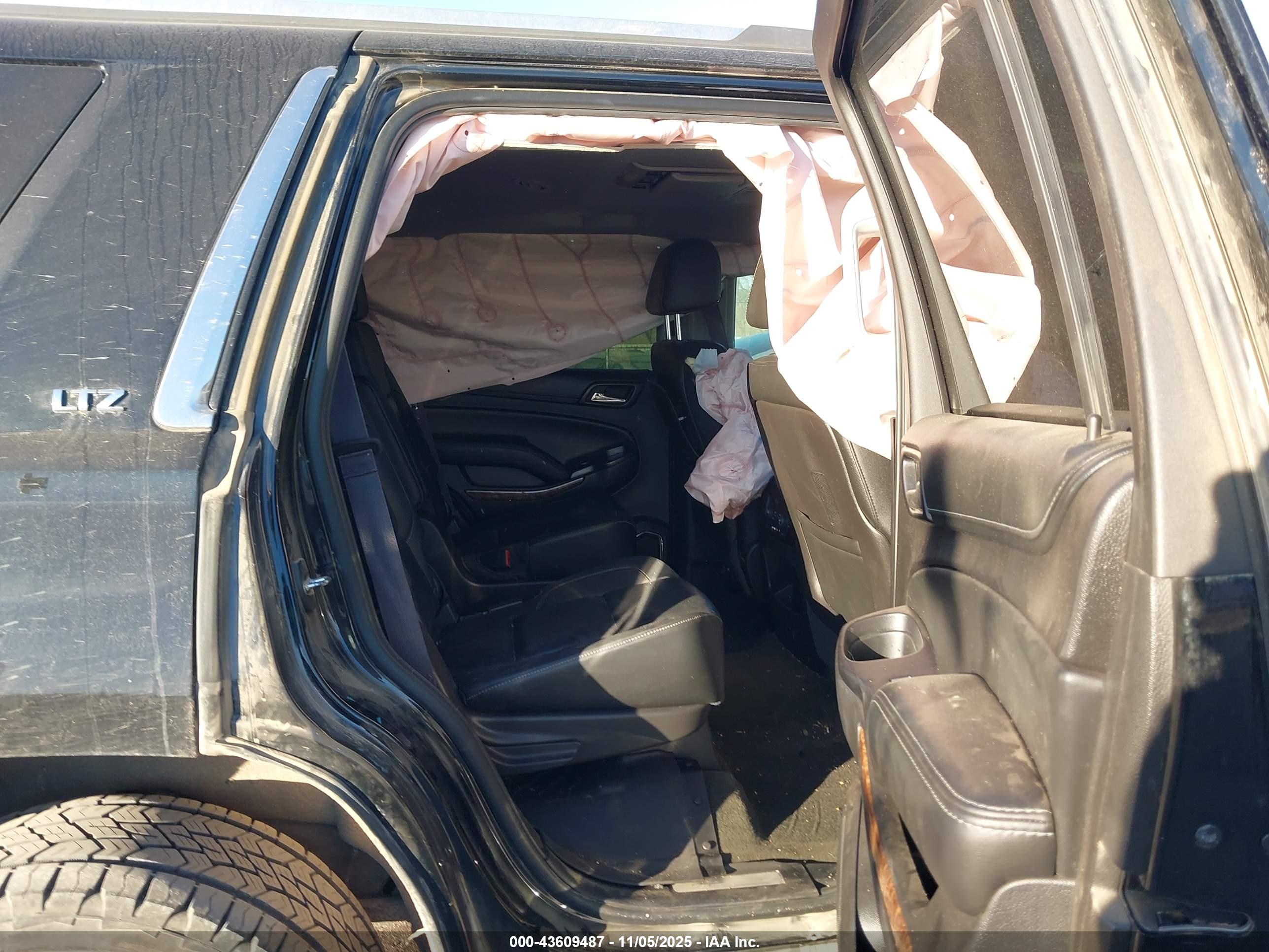 CHEVROLET TAHOE image 8