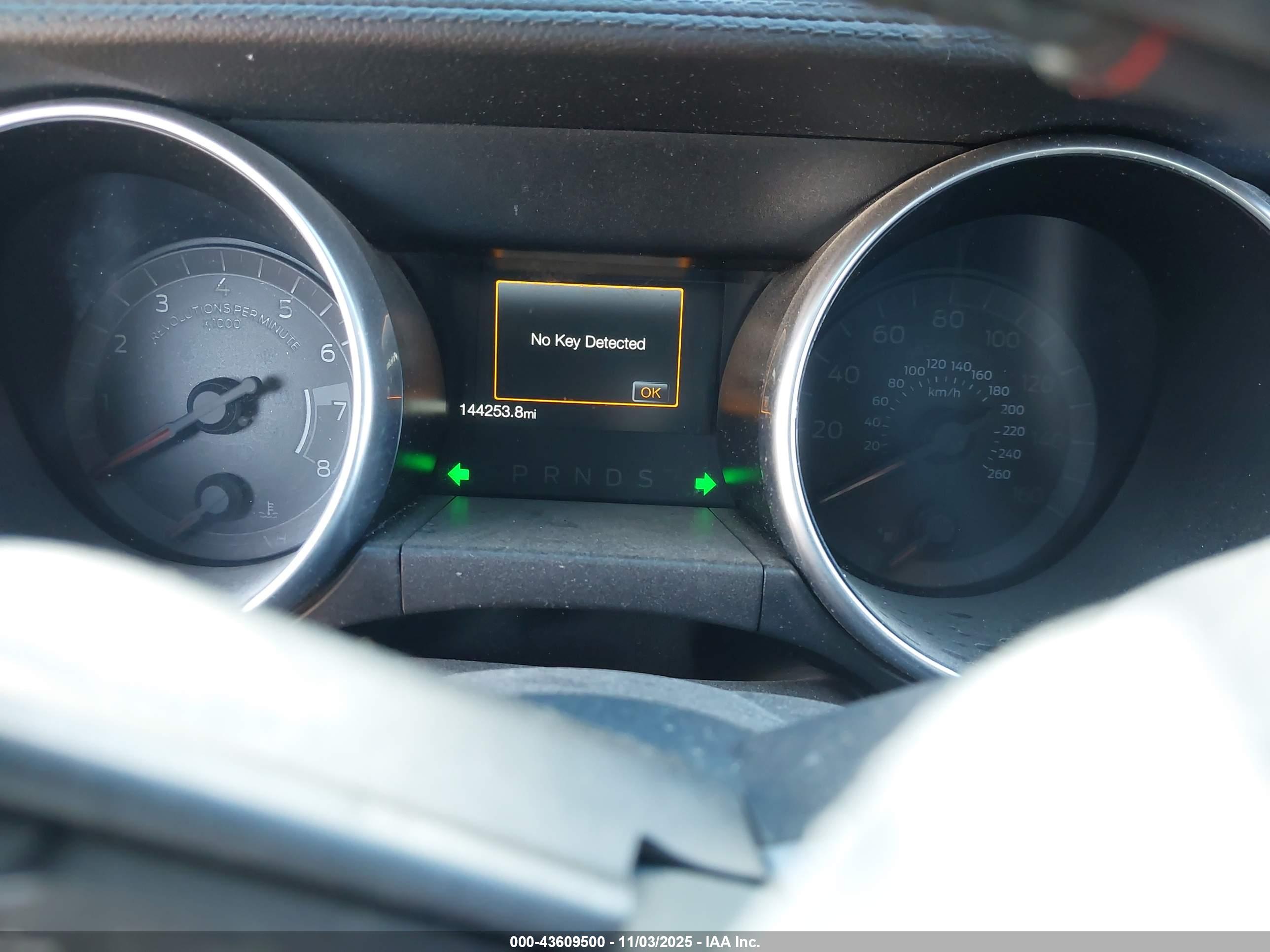 FORD MUSTANG image 7