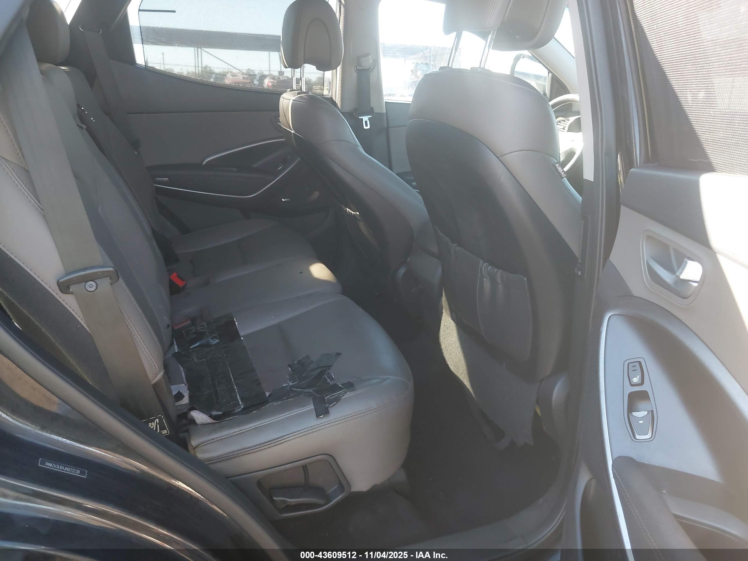 HYUNDAI SANTA image 8