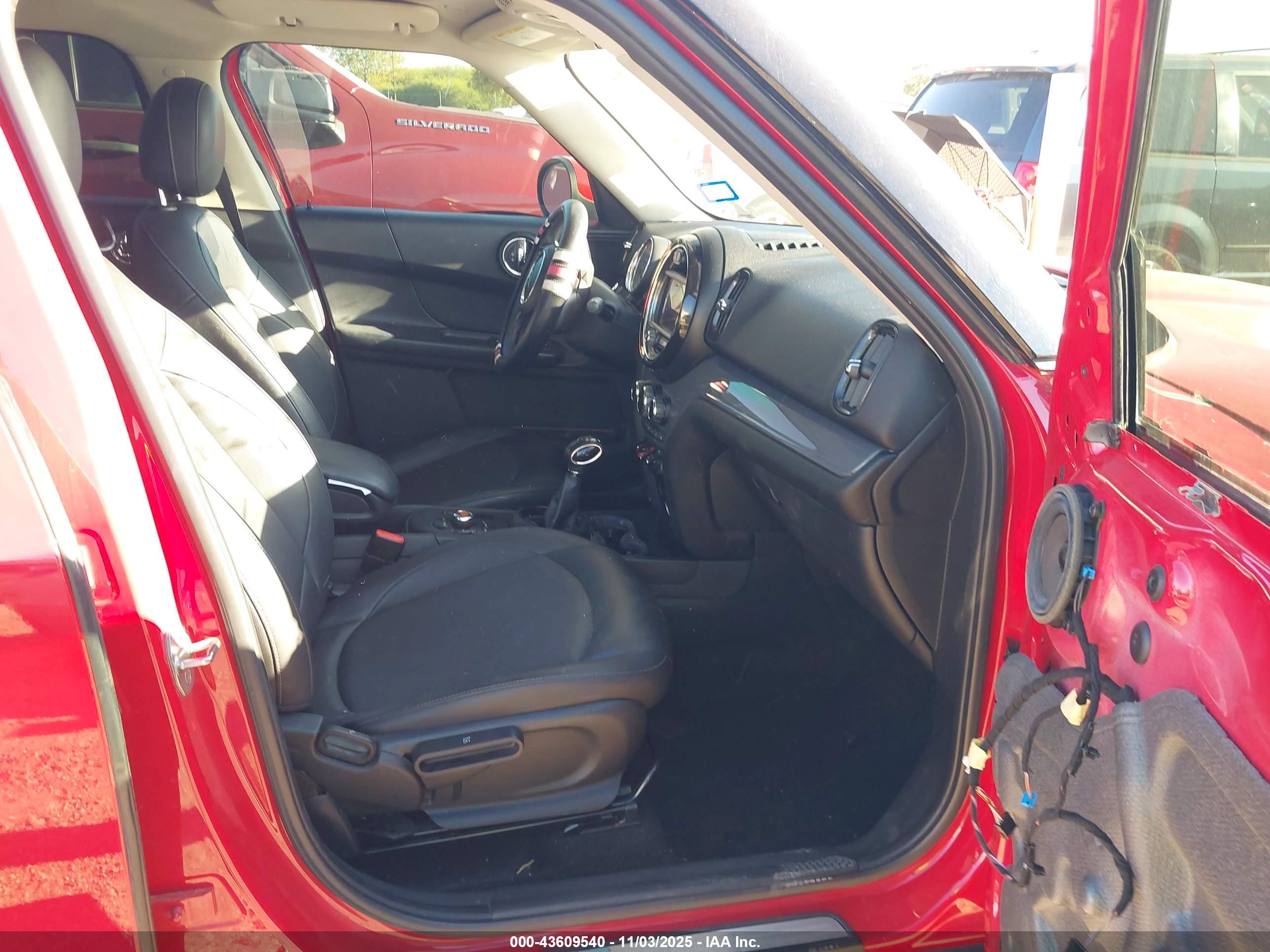 MINI COUNTRYMAN image 5