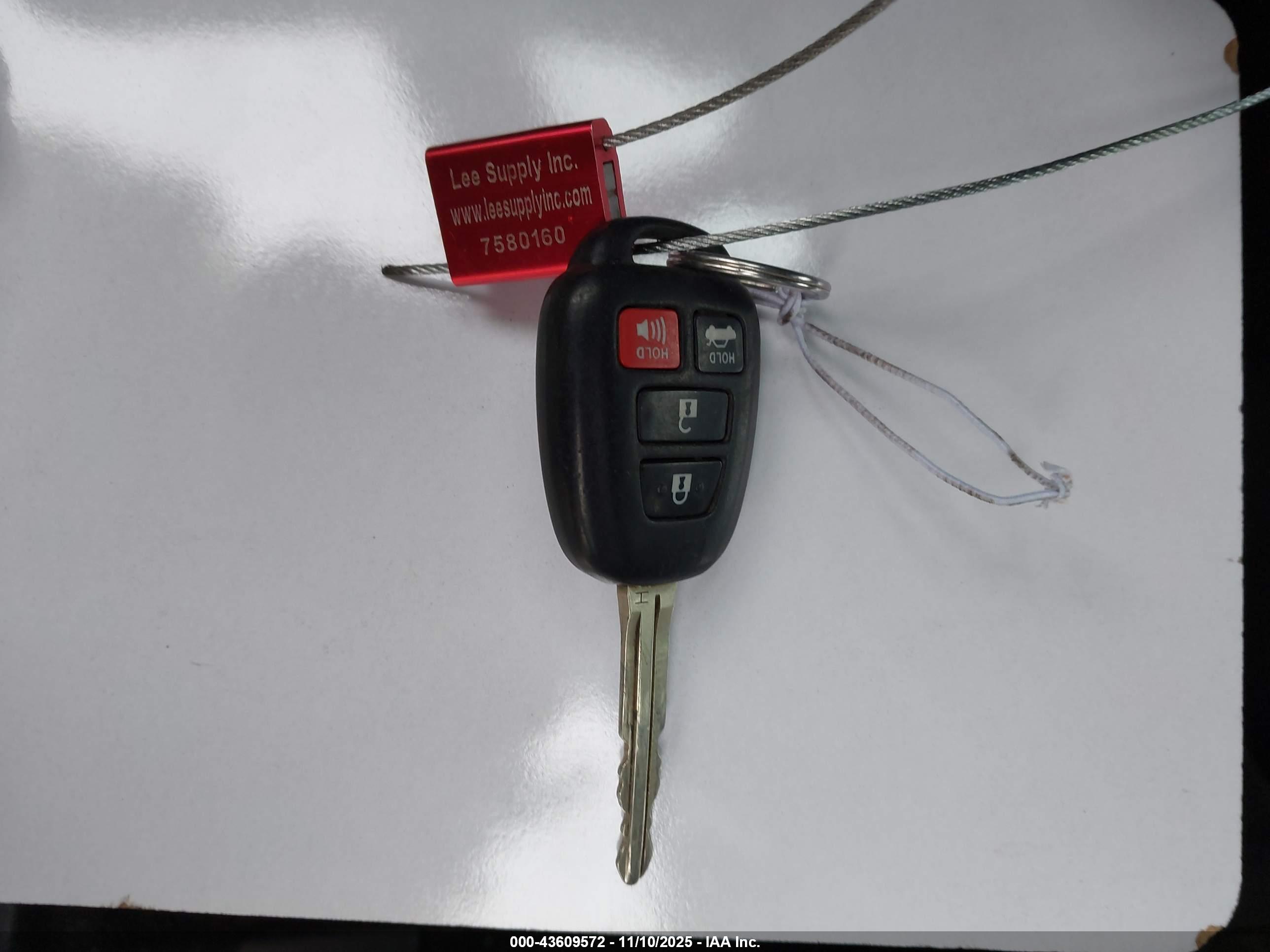 TOYOTA COROLLA image 11