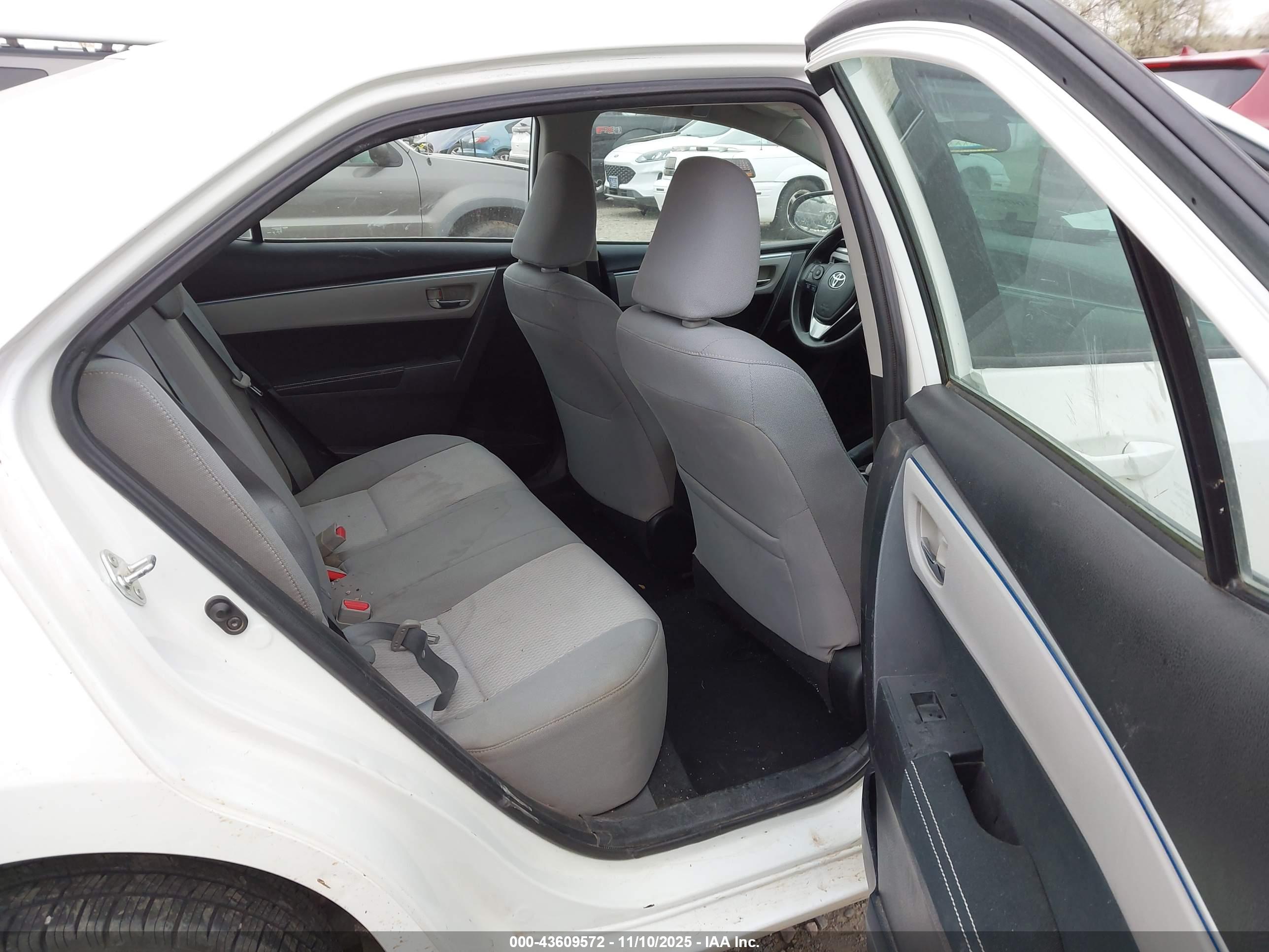 TOYOTA COROLLA image 8