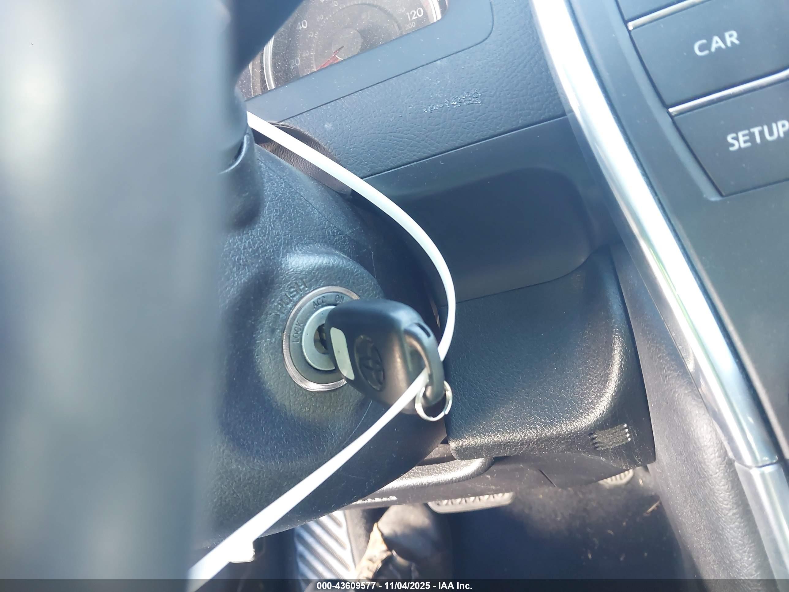TOYOTA CAMRY image 11