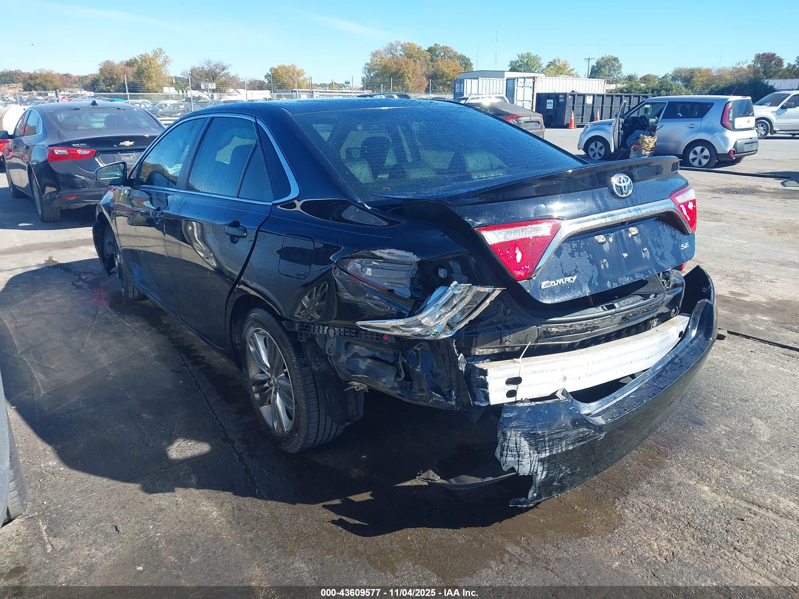 TOYOTA CAMRY image 3
