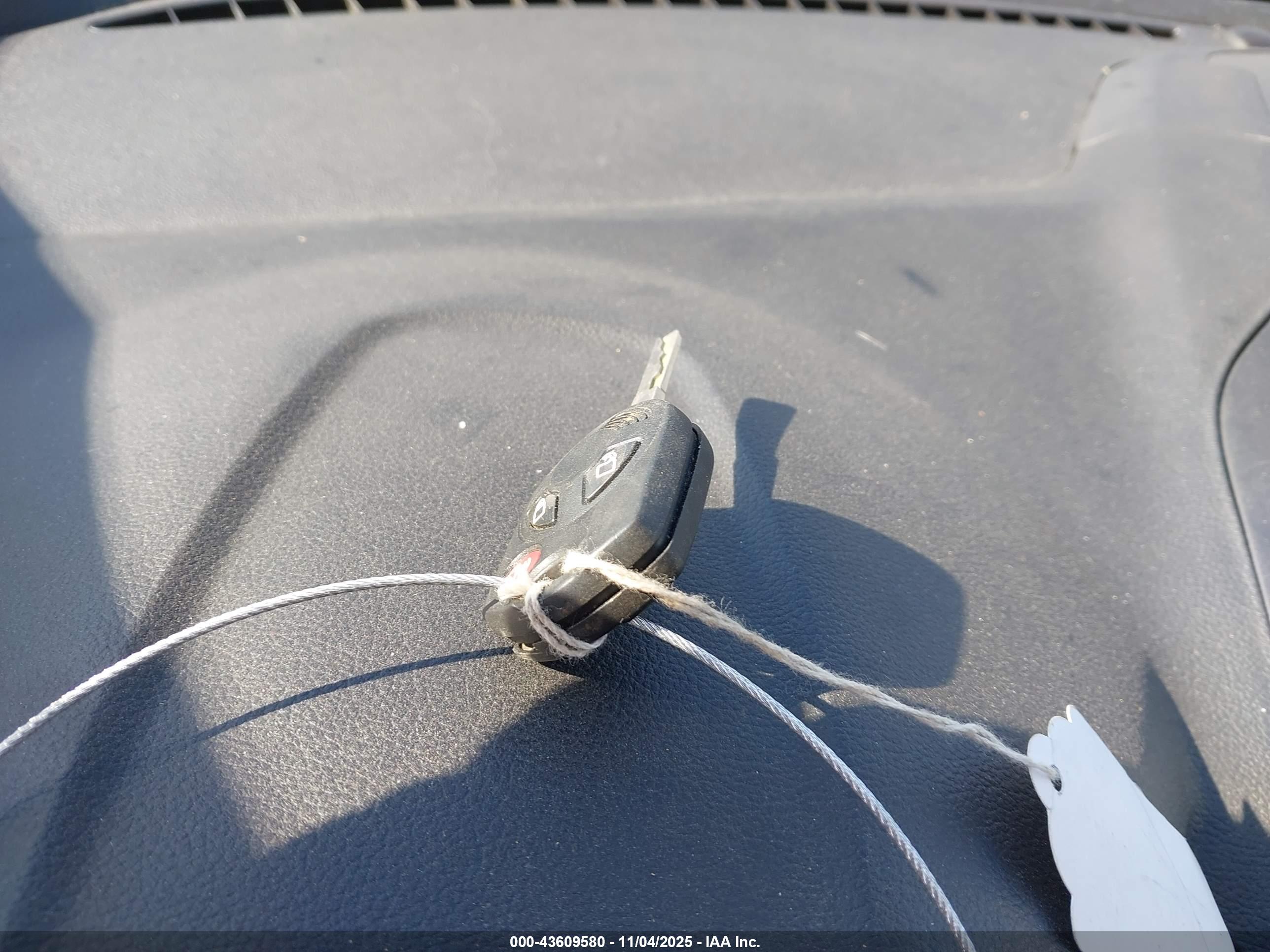 FORD ESCAPE image 11