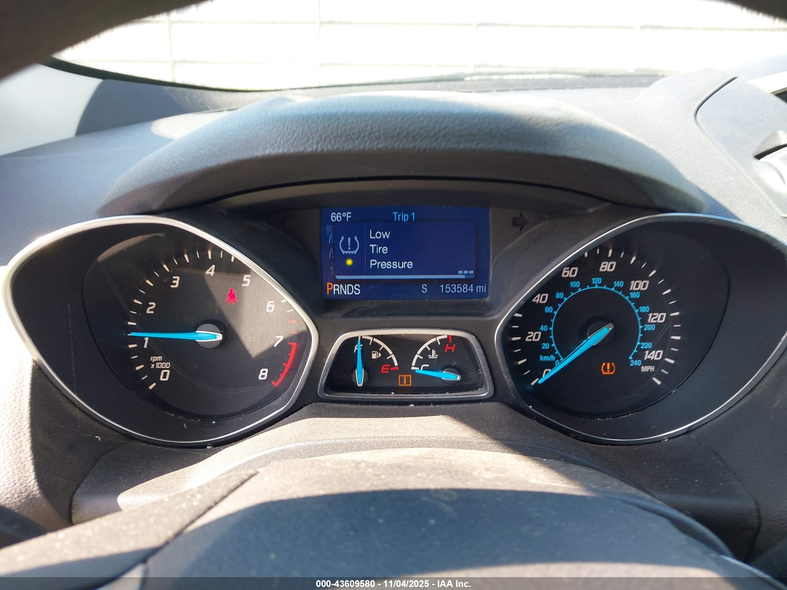 FORD ESCAPE image 7