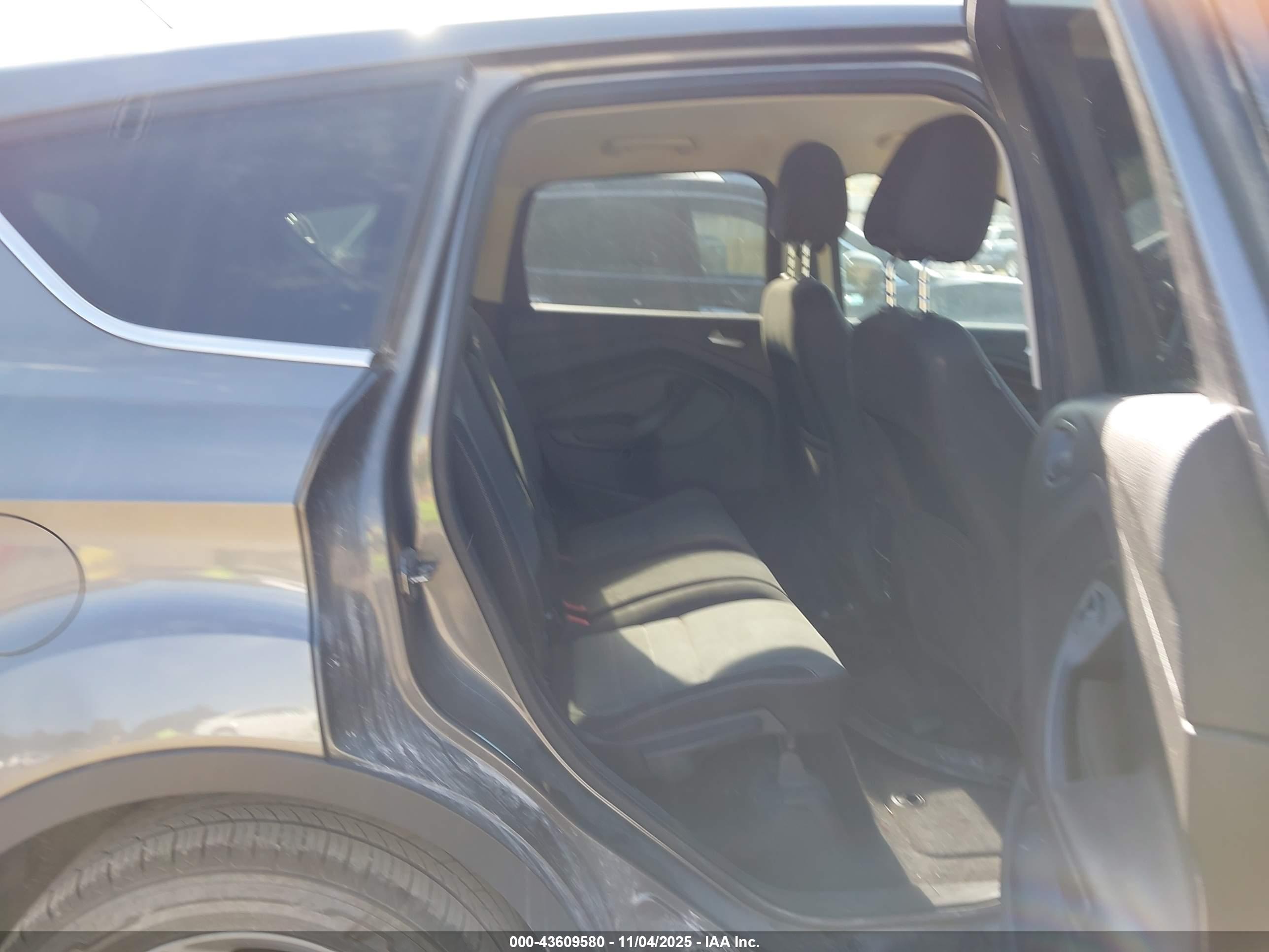 FORD ESCAPE image 8