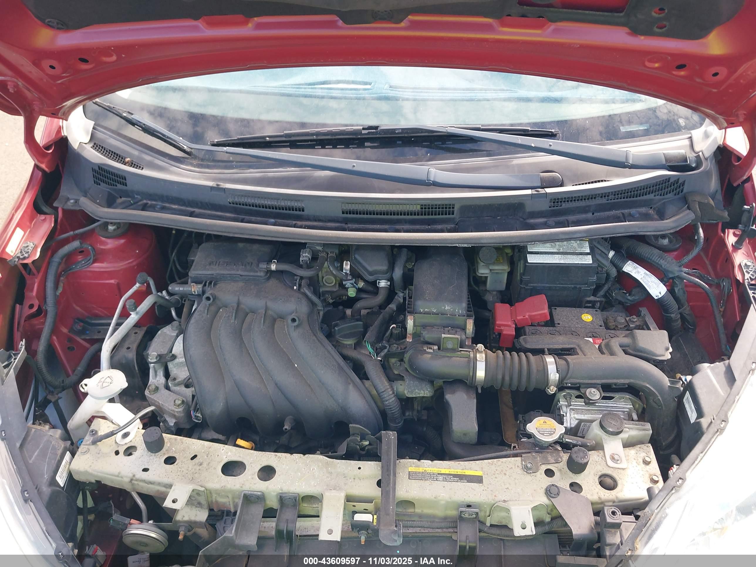 NISSAN VERSA image 10