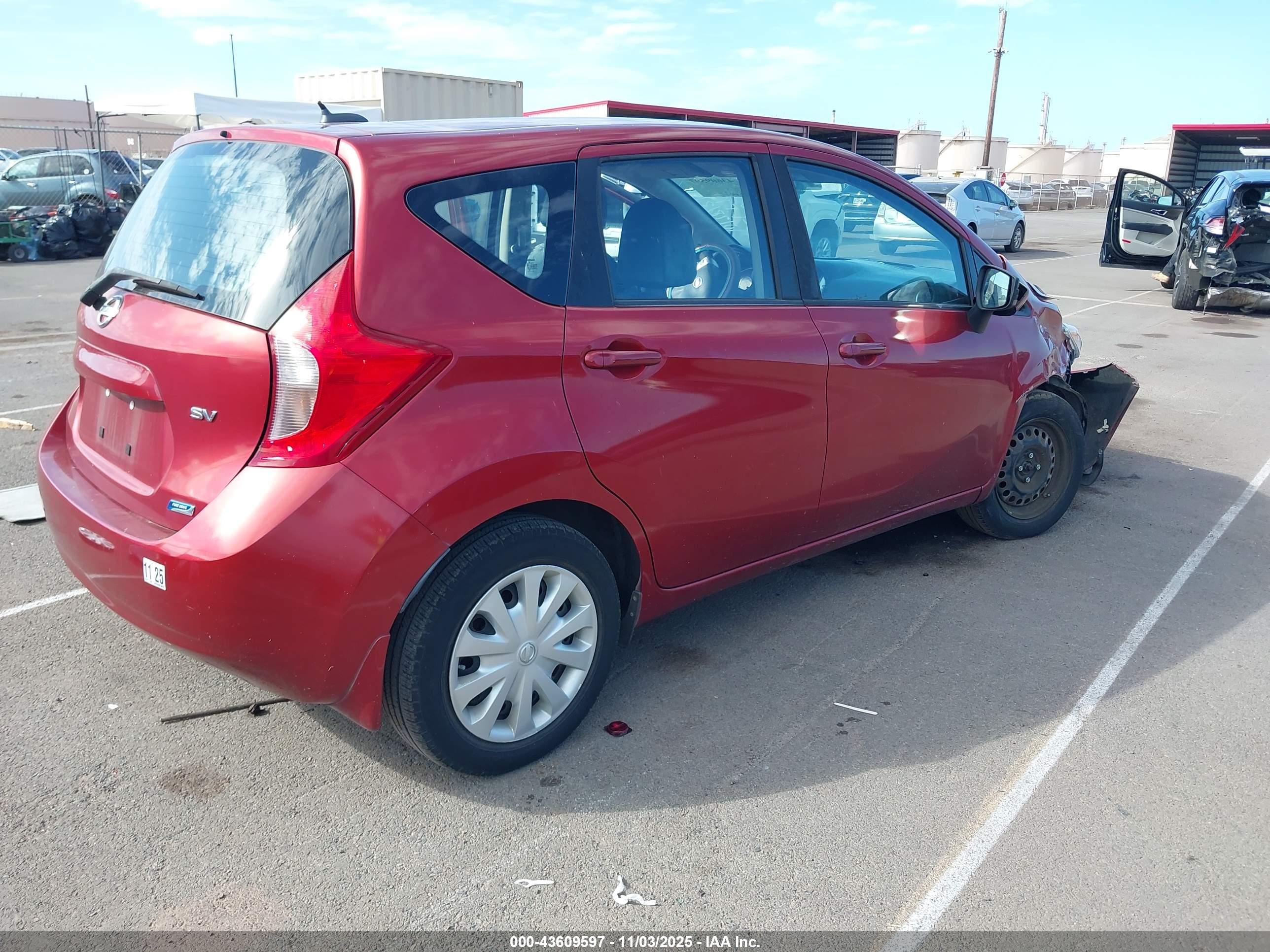 NISSAN VERSA image 4