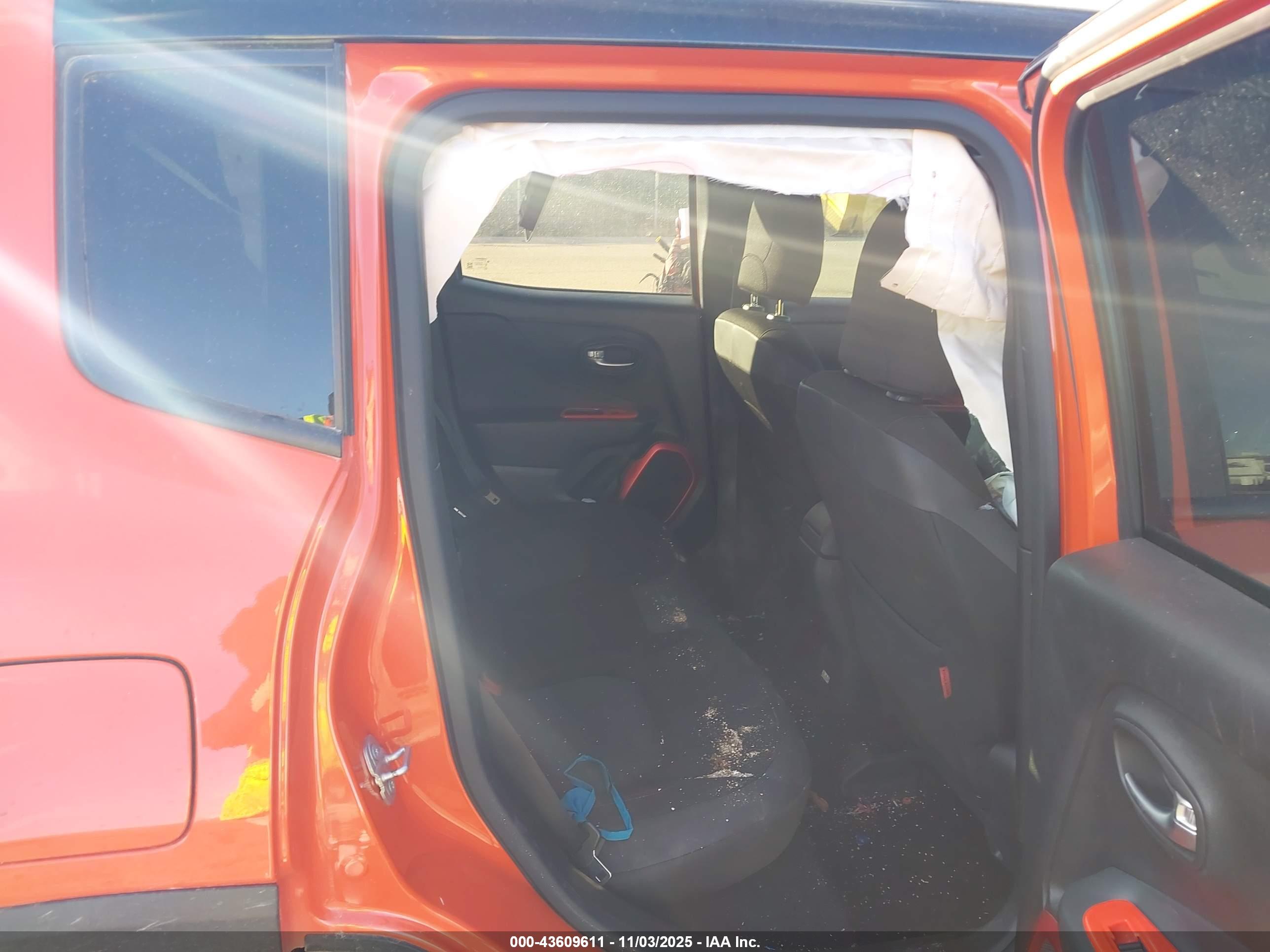JEEP RENEGADE image 8