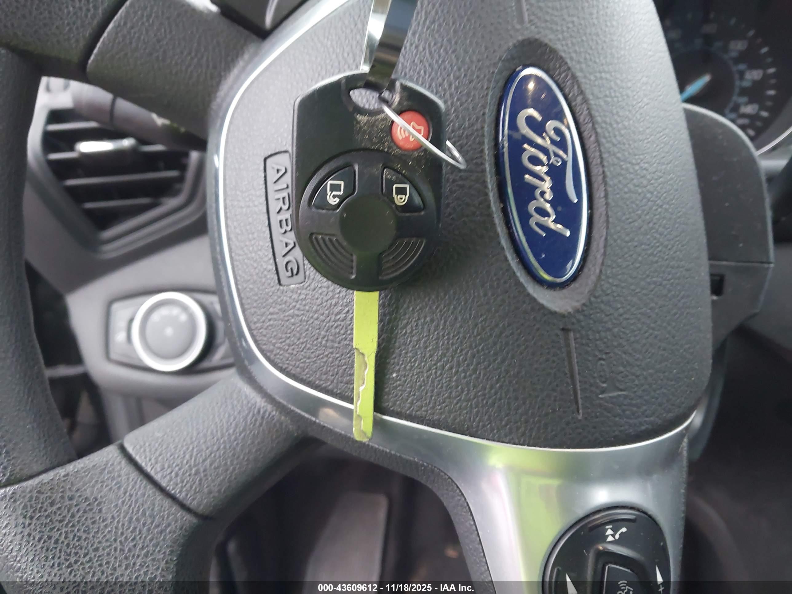 FORD ESCAPE image 11