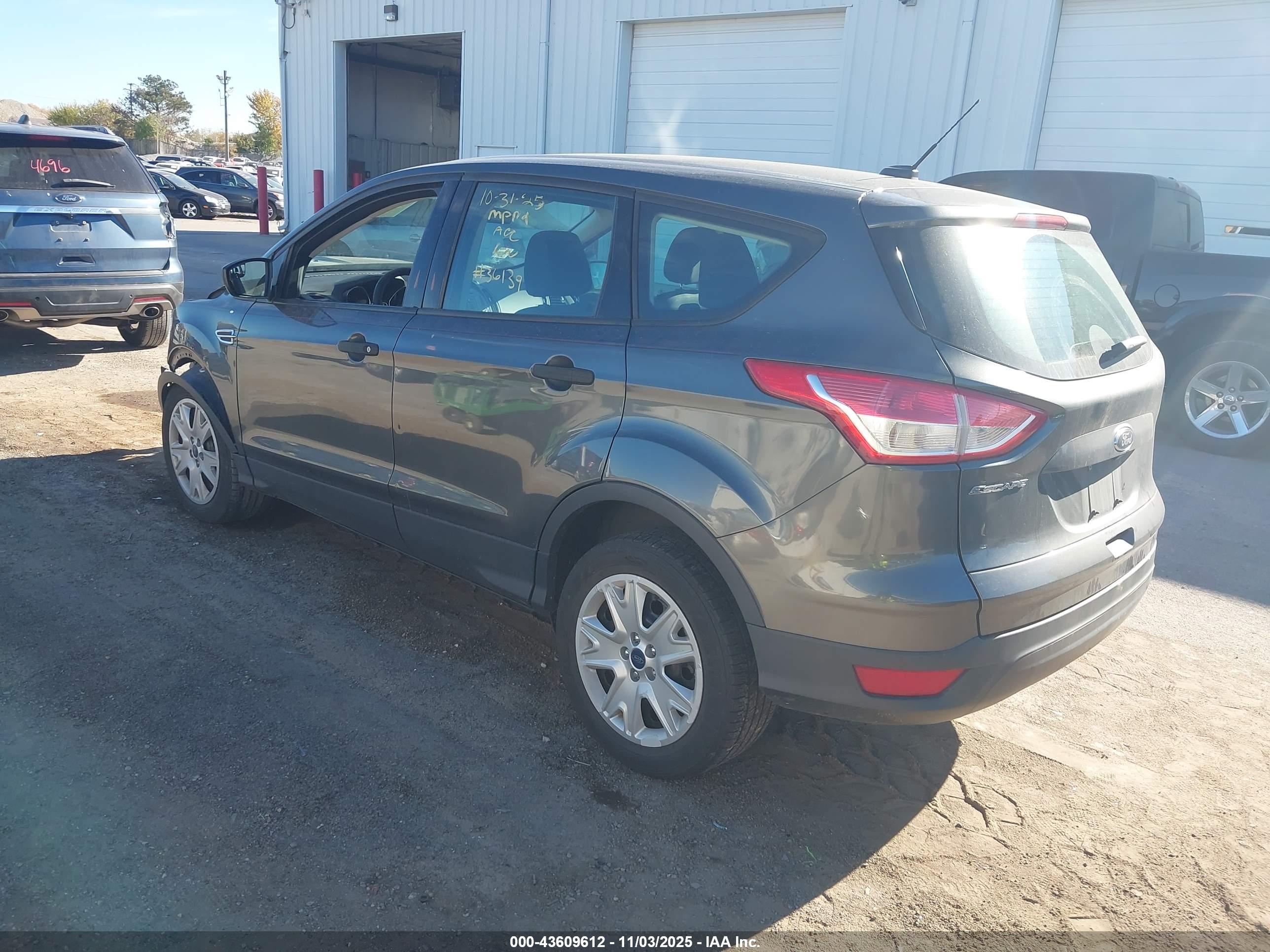 FORD ESCAPE image 3