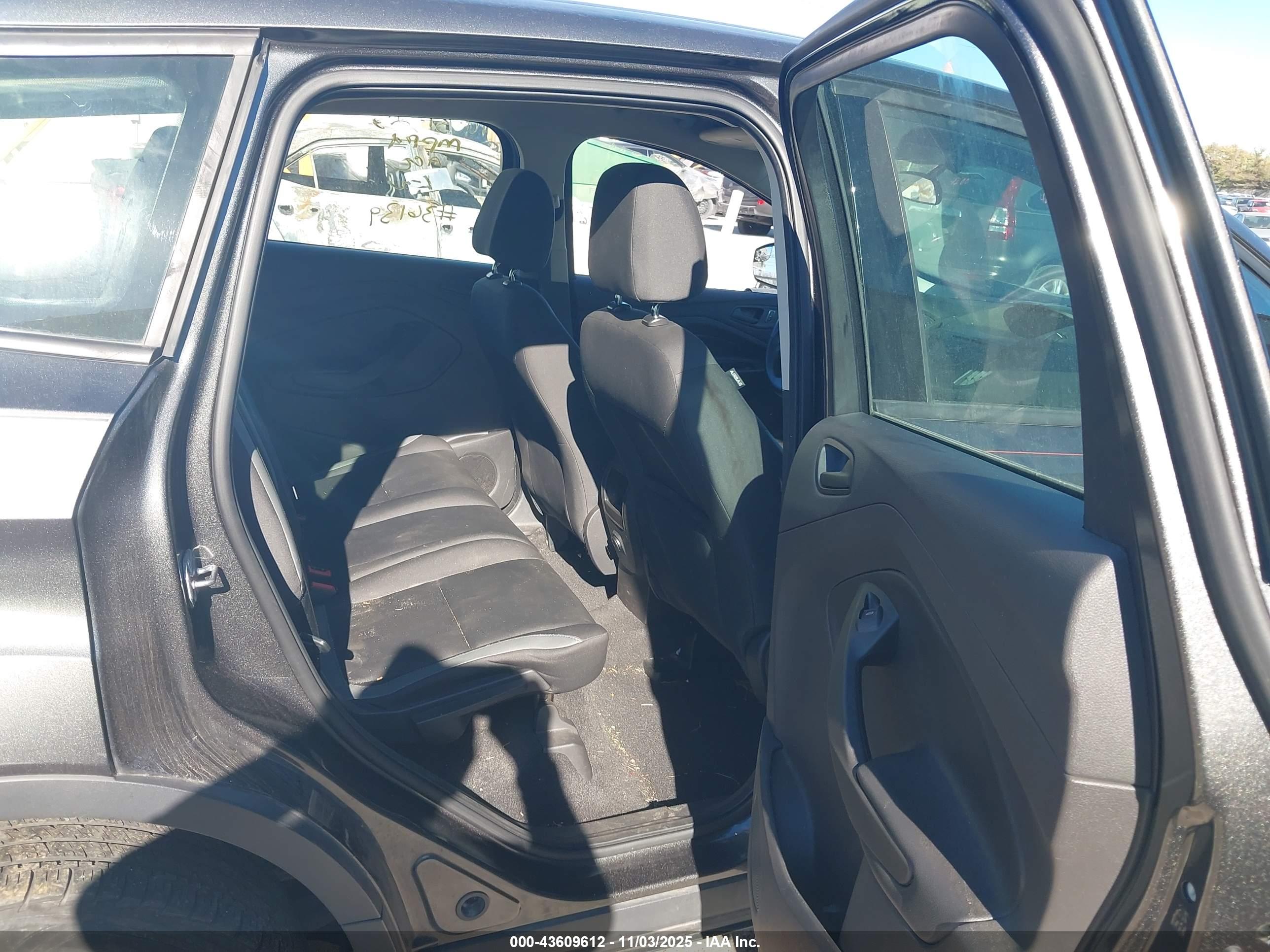 FORD ESCAPE image 8
