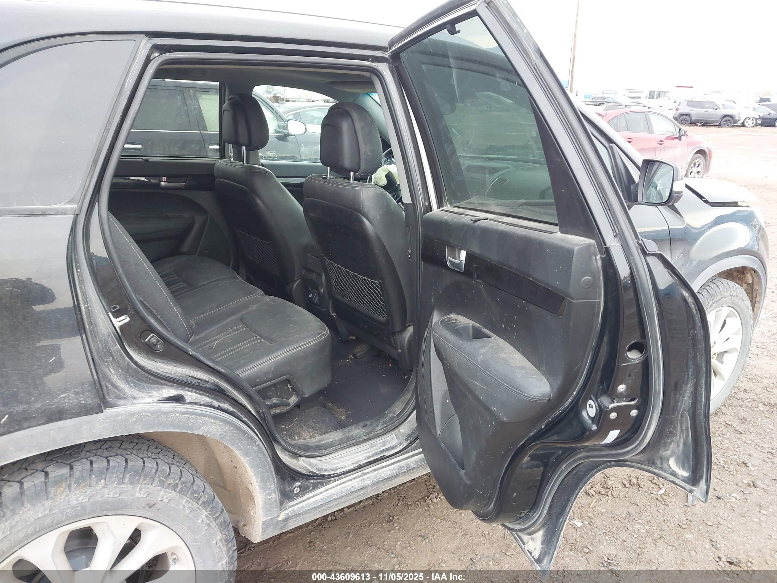 KIA SORENTO image 8