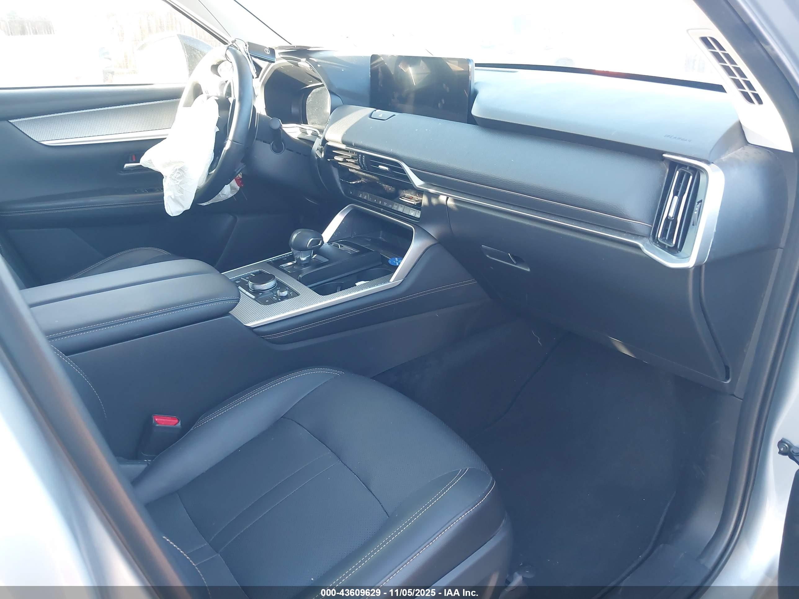 MAZDA CX-90 image 5