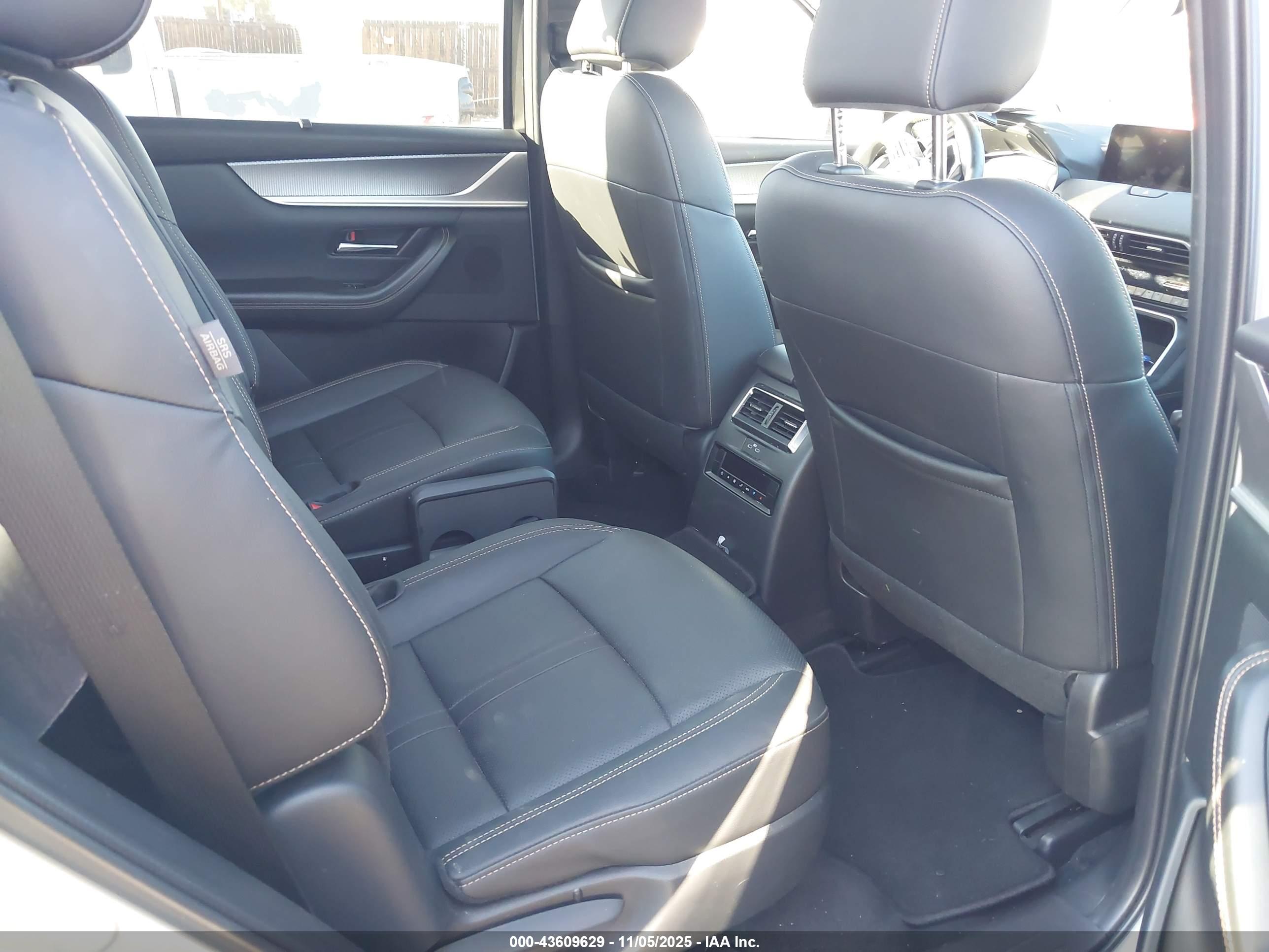MAZDA CX-90 image 8