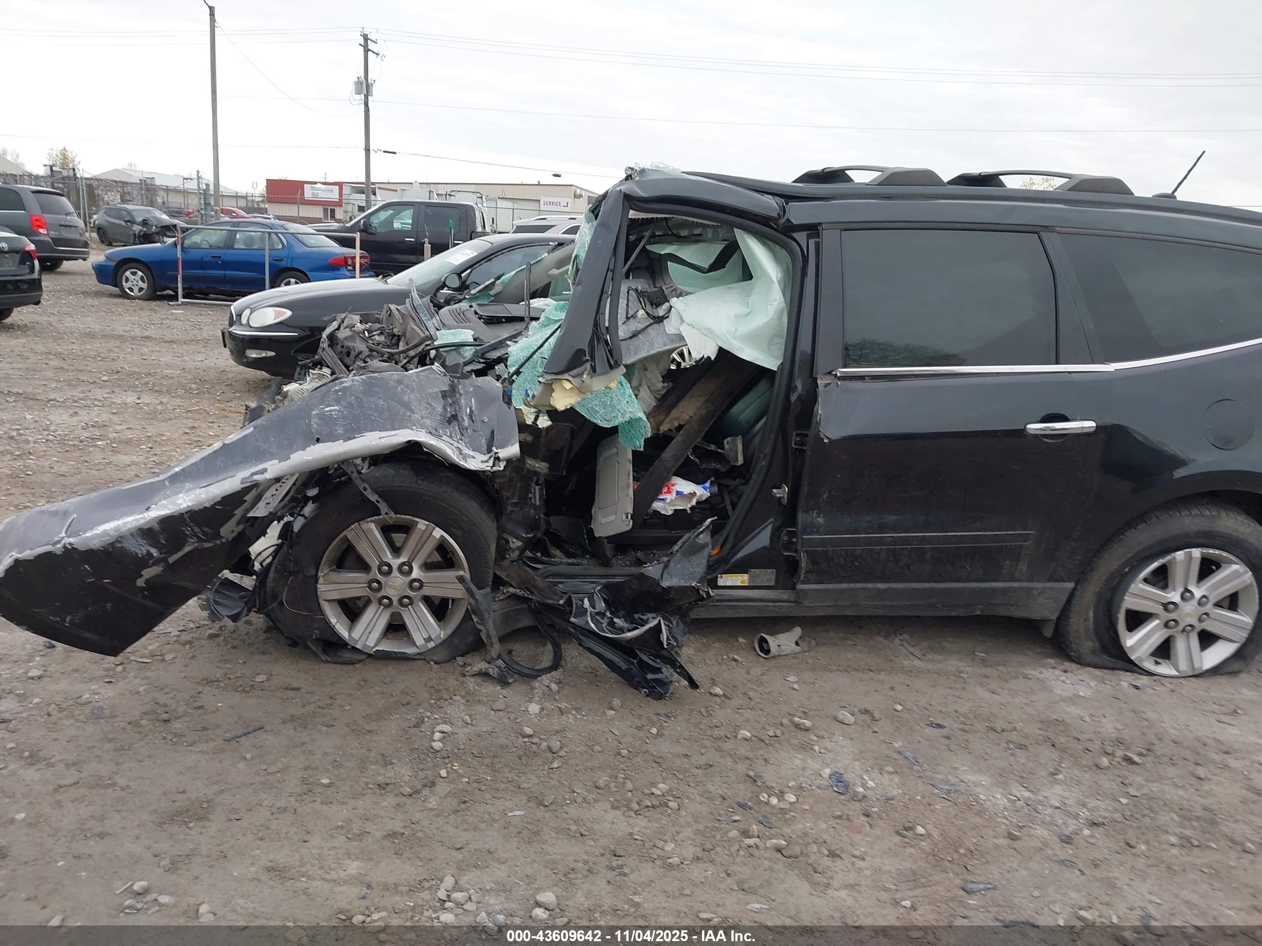 CHEVROLET TRAVERSE image 6